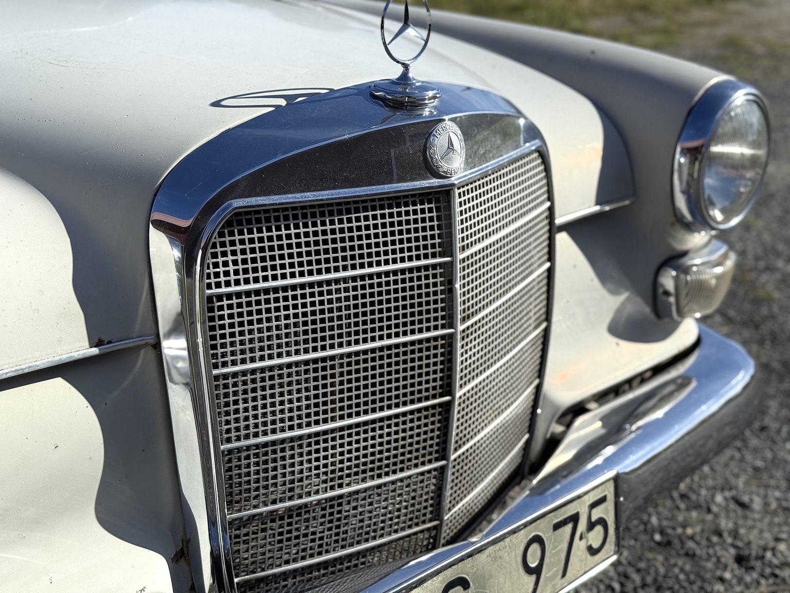 Exteriörbild på 1967 Mercedes-Benz 200