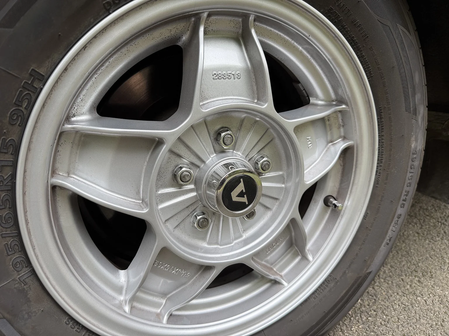 Exterior image of 1970 Volvo 142 2.0 Automatic (65)