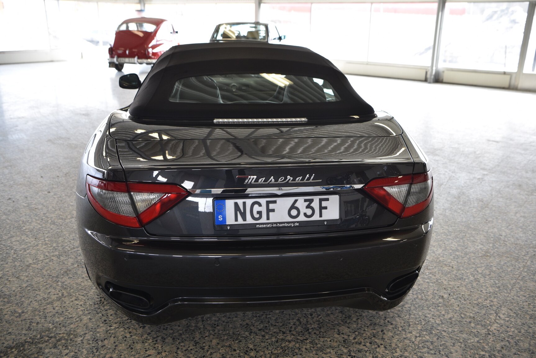 Exterior image of 2016 Maserati Grancabrio (15)