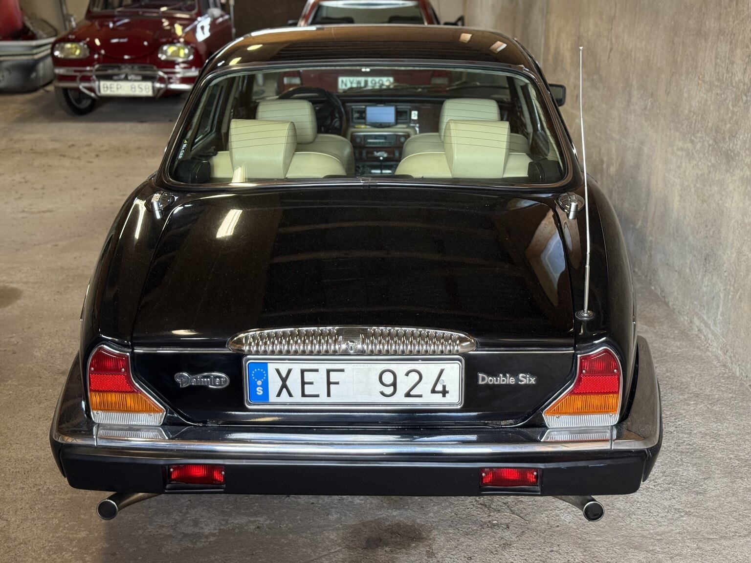 Exterior image of 1990 Jaguar Daimler Double six