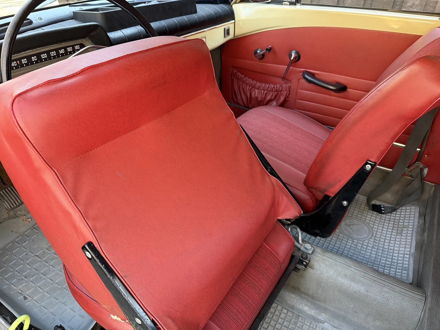 Interior image of 1964 Volvo Amazon (17)