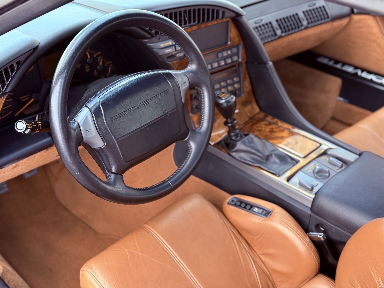 Innenraumfoto von 1990 Chevrolet Corvette ZR-1 Targa