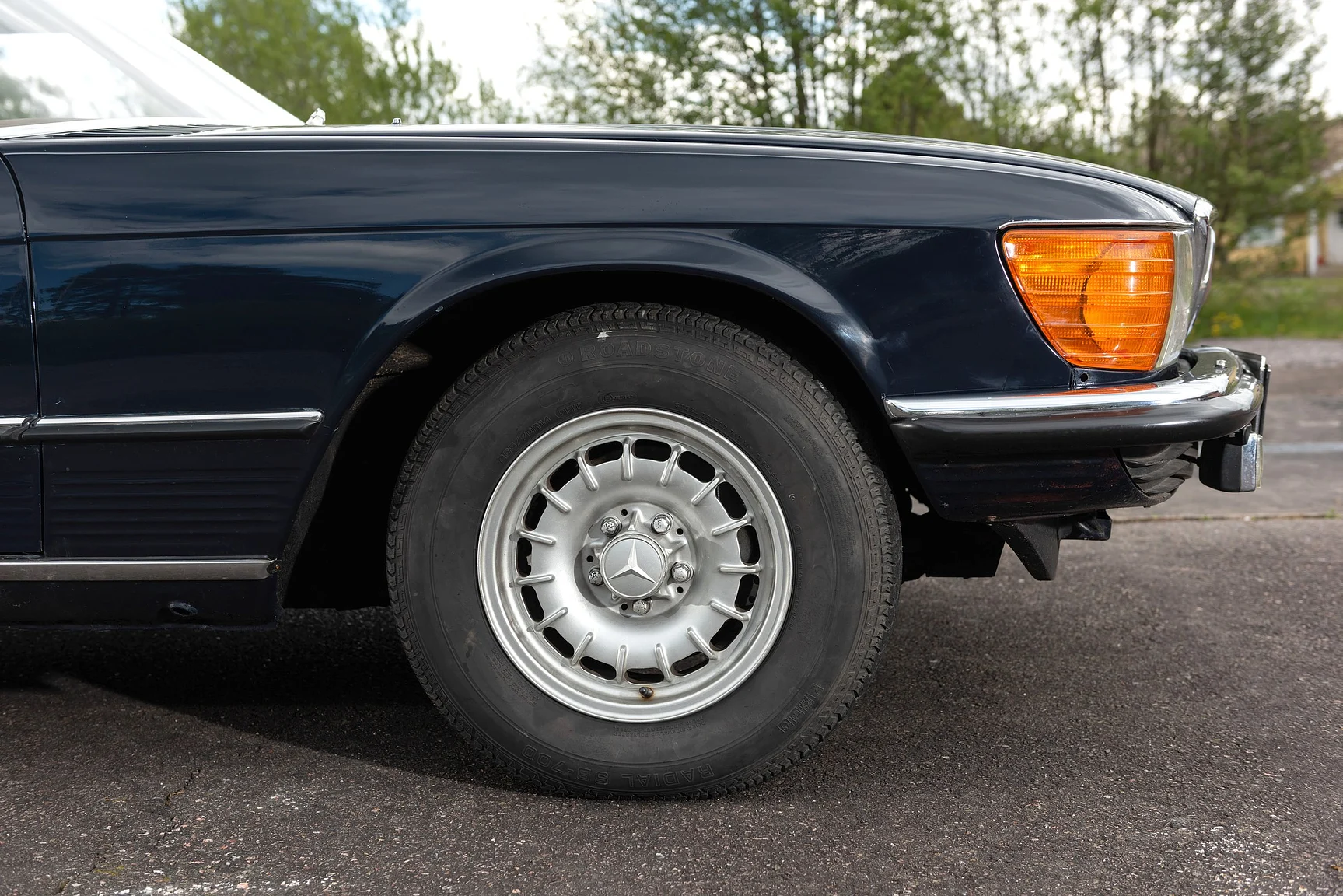 Exteriörbild på 1975 Mercedes Benz 450 SLC (50)