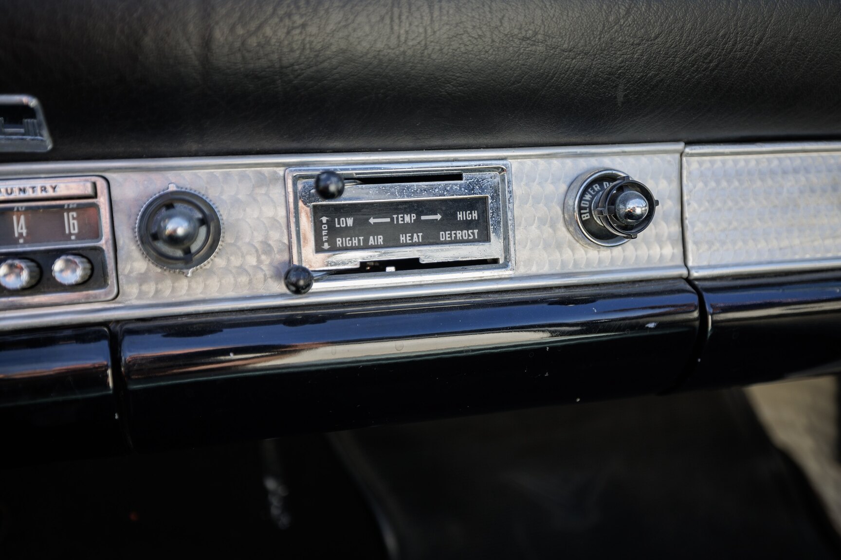 Interiörbild 1956 Ford Thunderbird