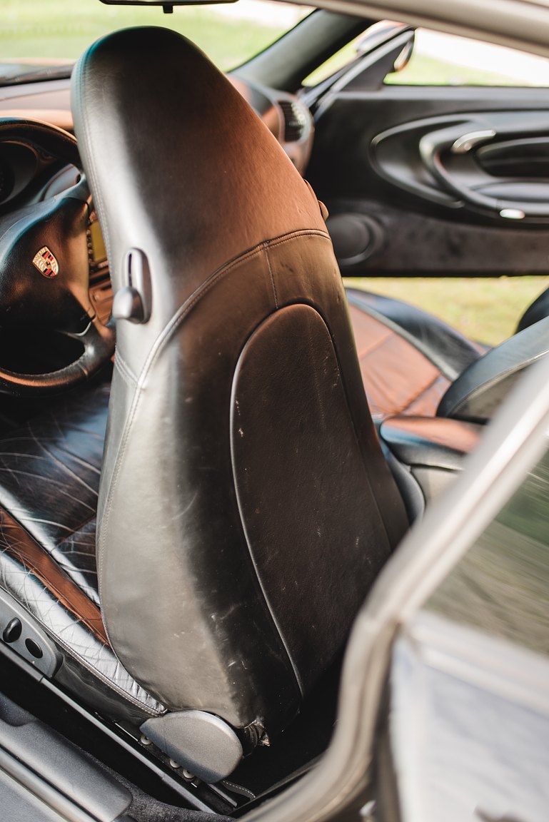 Interior image of 1998 Porsche 996 Carrera 