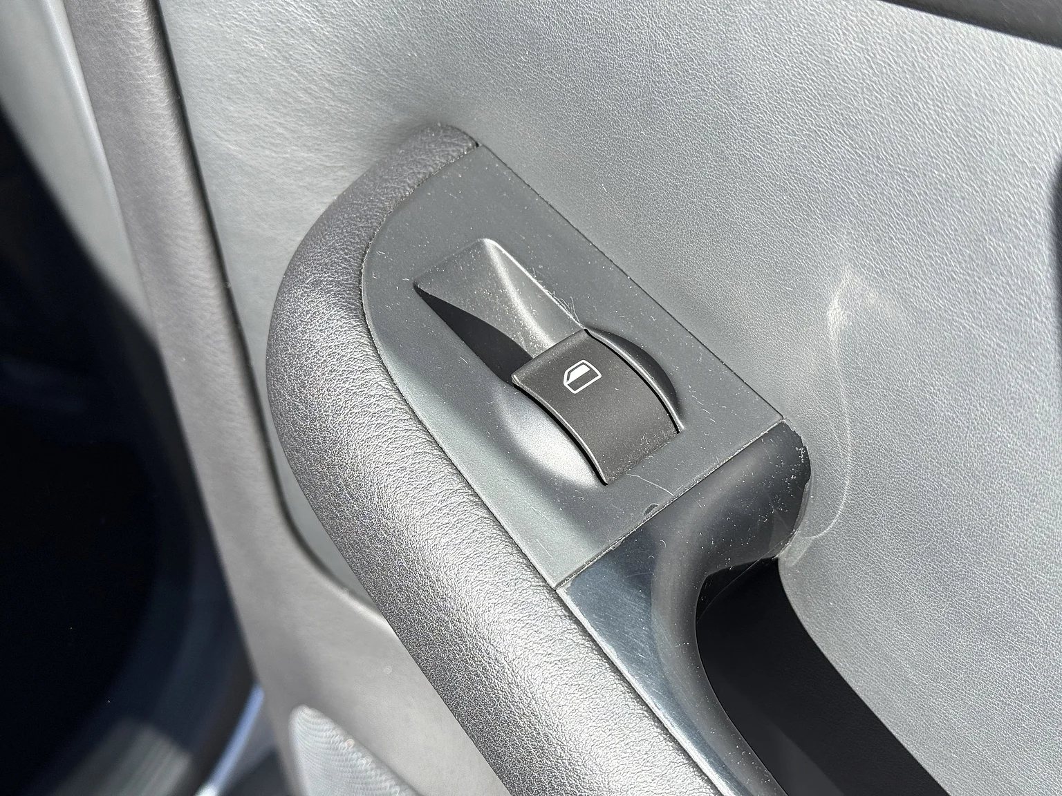 Interior image of 2002 Audi RS 6 Avant (72)