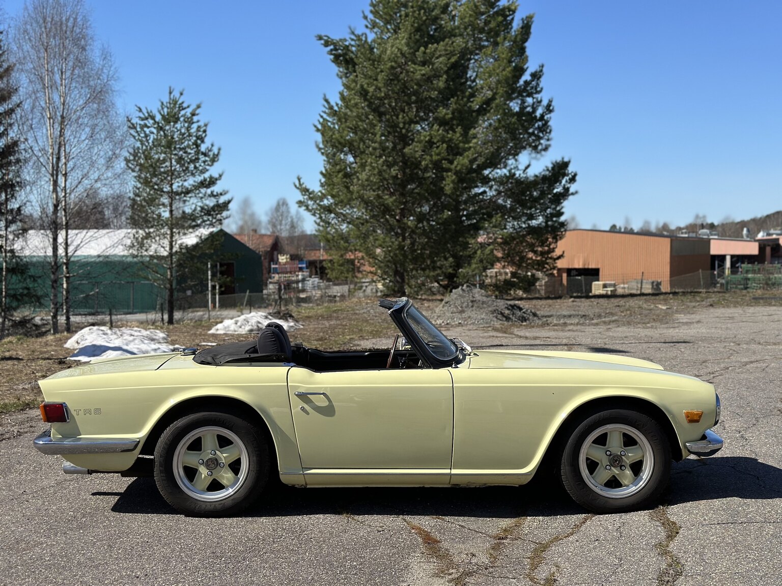 Exterior image of 1971 Triumph TR6