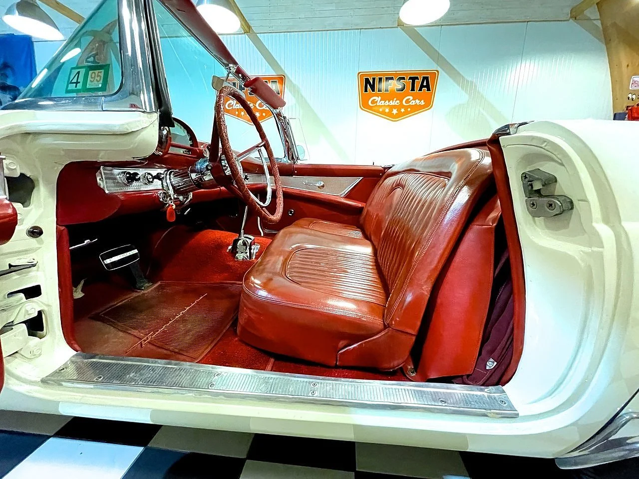 Bild von 1956 Ford Thunderbird (22)
