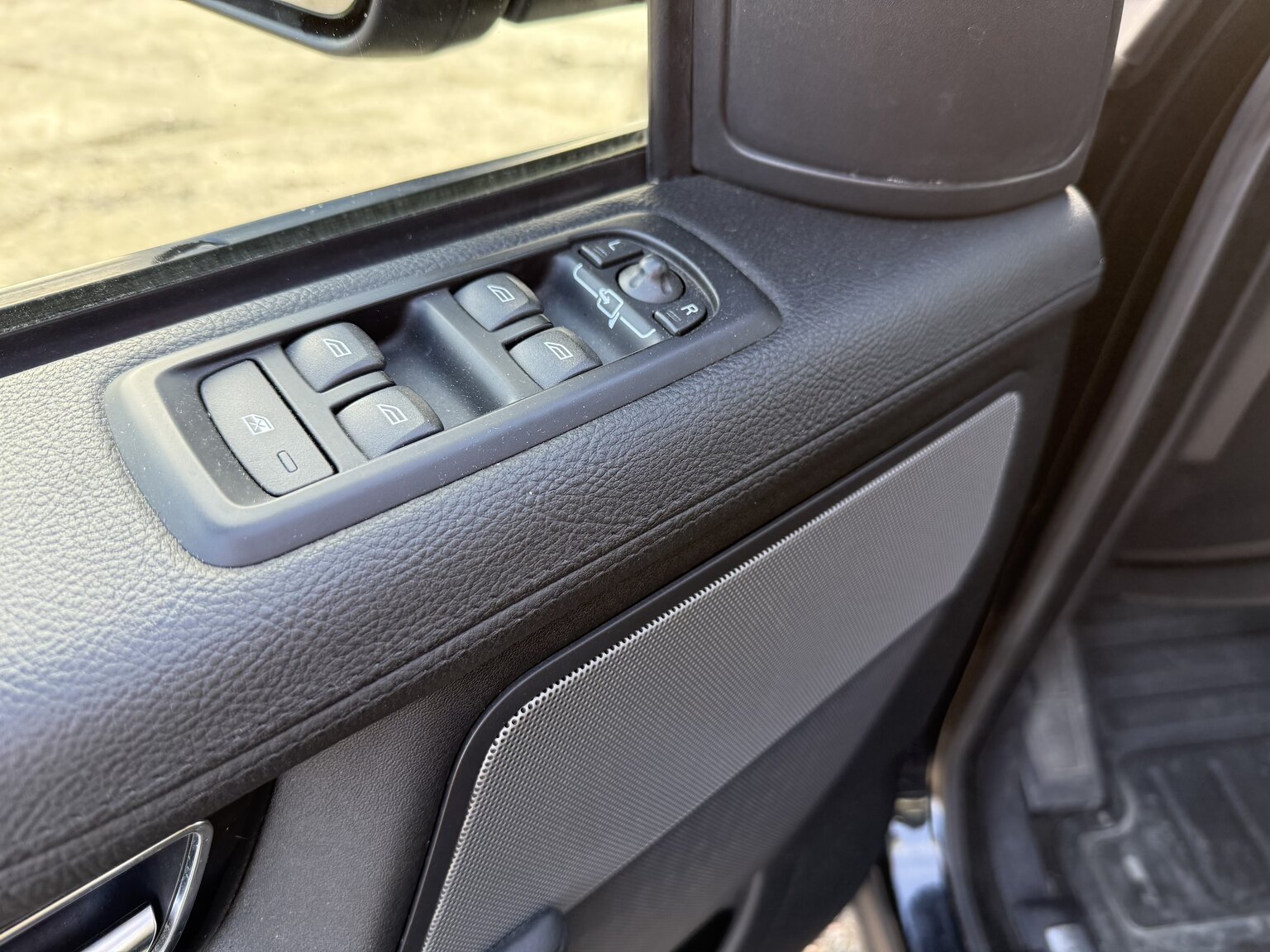 Interiörbild 2012 Land Rover Range Rover Sport V8