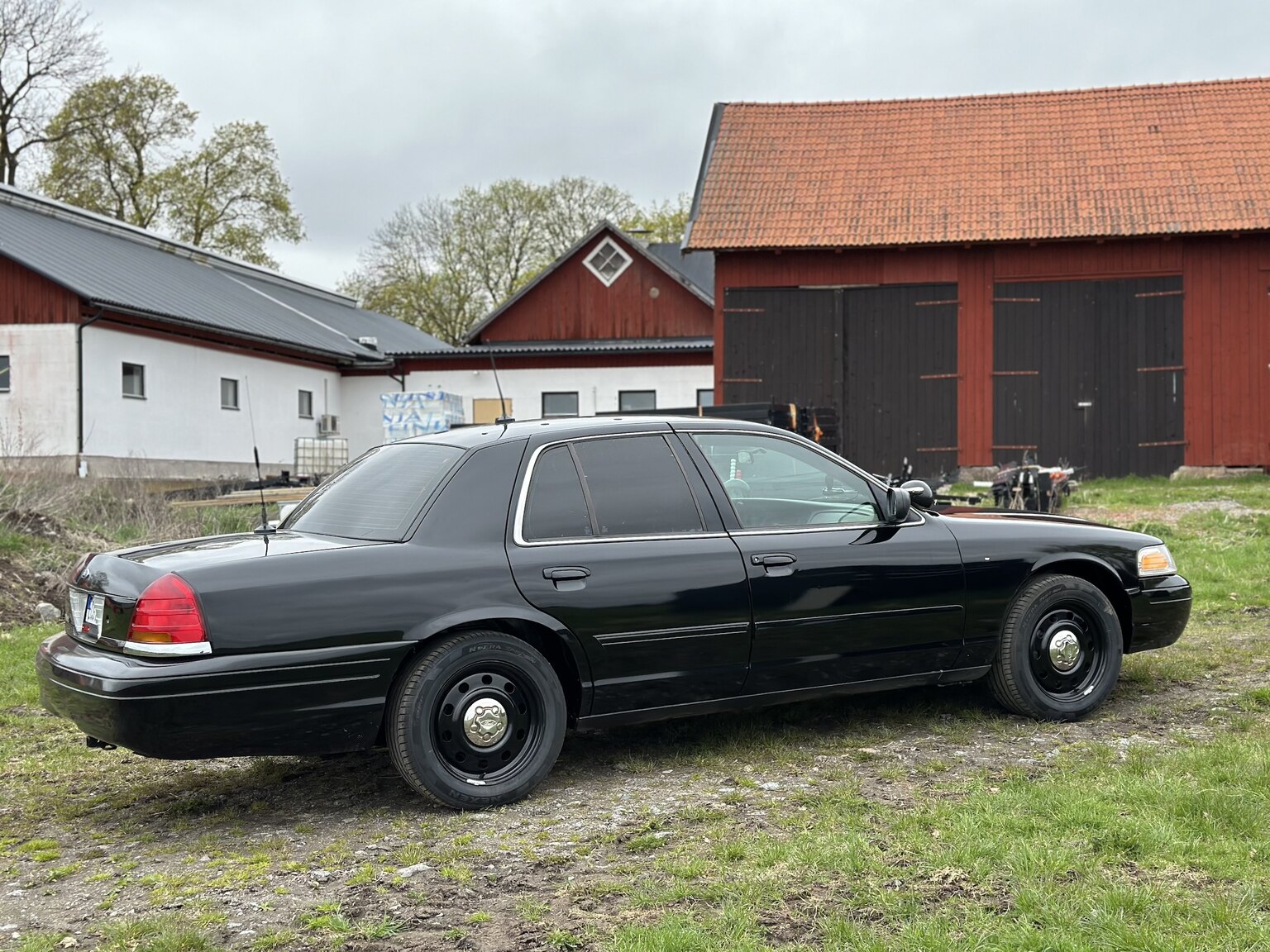Exterior image of 2011 Ford Crown Victoria Police Interceptor