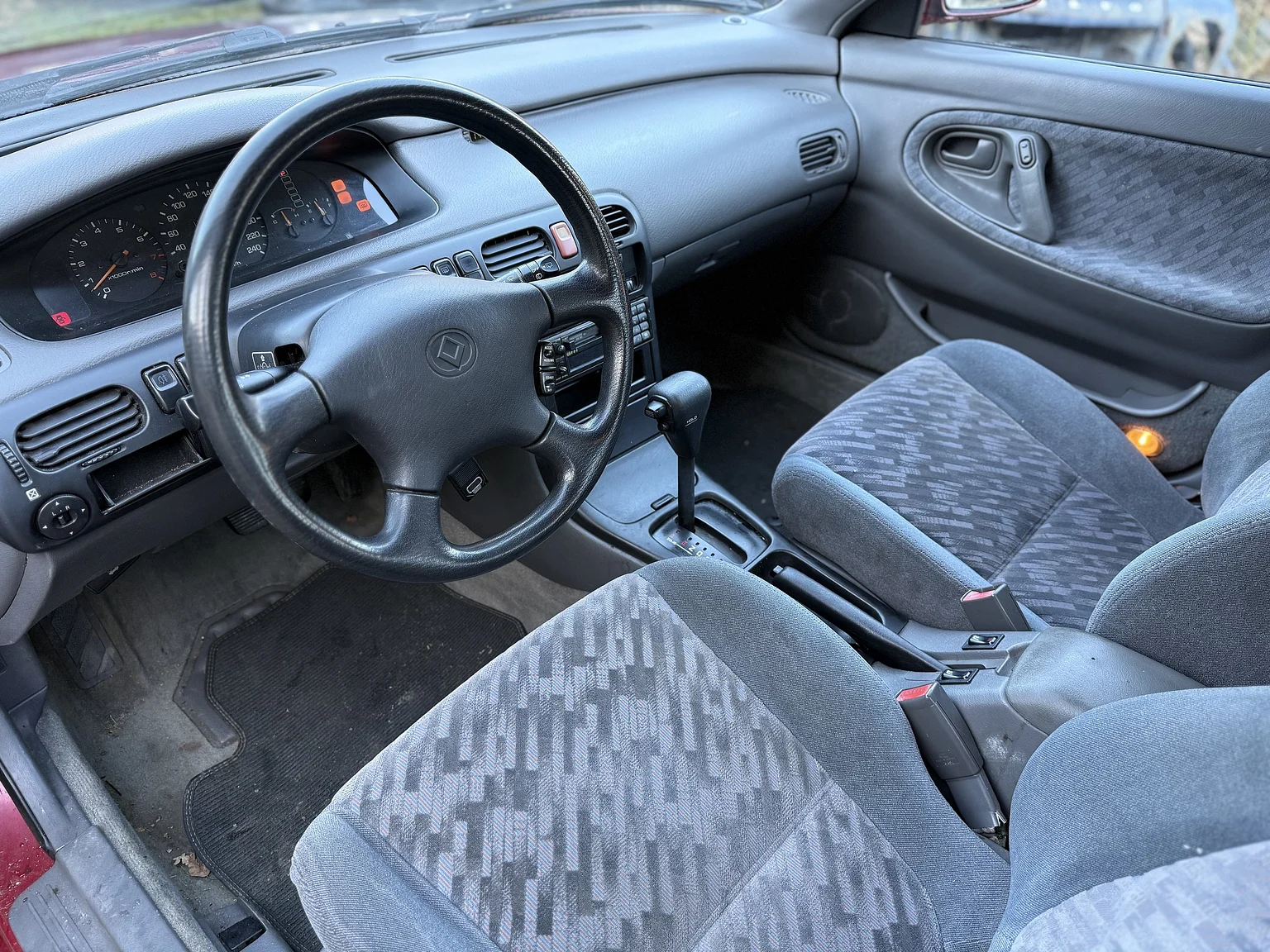 Interiörbild 1992 Mazda 626 Hatchback 2.5 V6 Automatic (1)