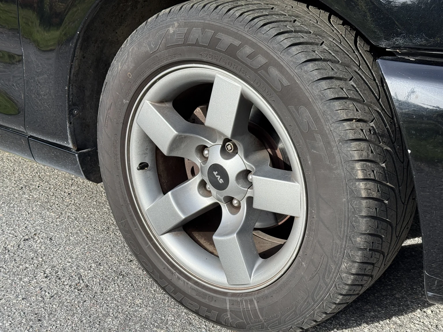 Exterior image of 2002 Ford F-150 SVT Lightning (20)