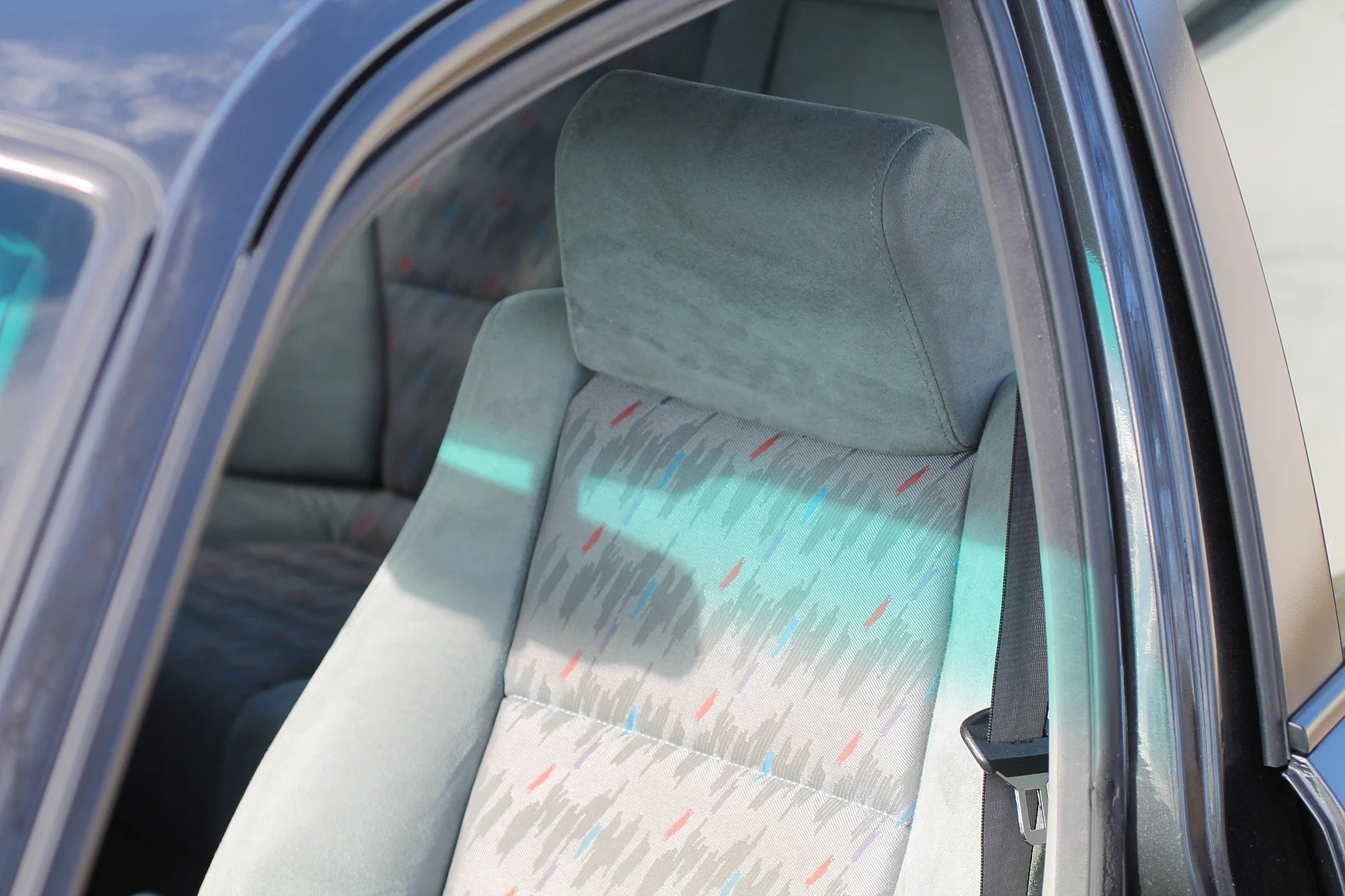 Innenraumfoto von 1993 BMW E34 M5 Touring  (77)