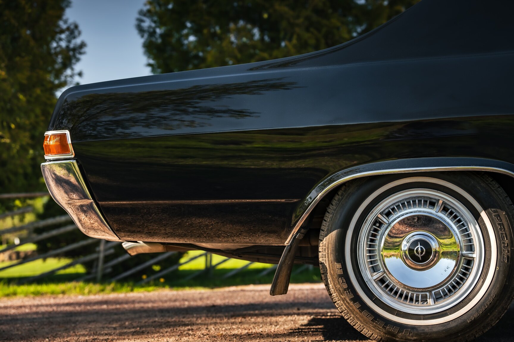 Exteriörbild på 1966 Opel Diplomat Coupé 5.4