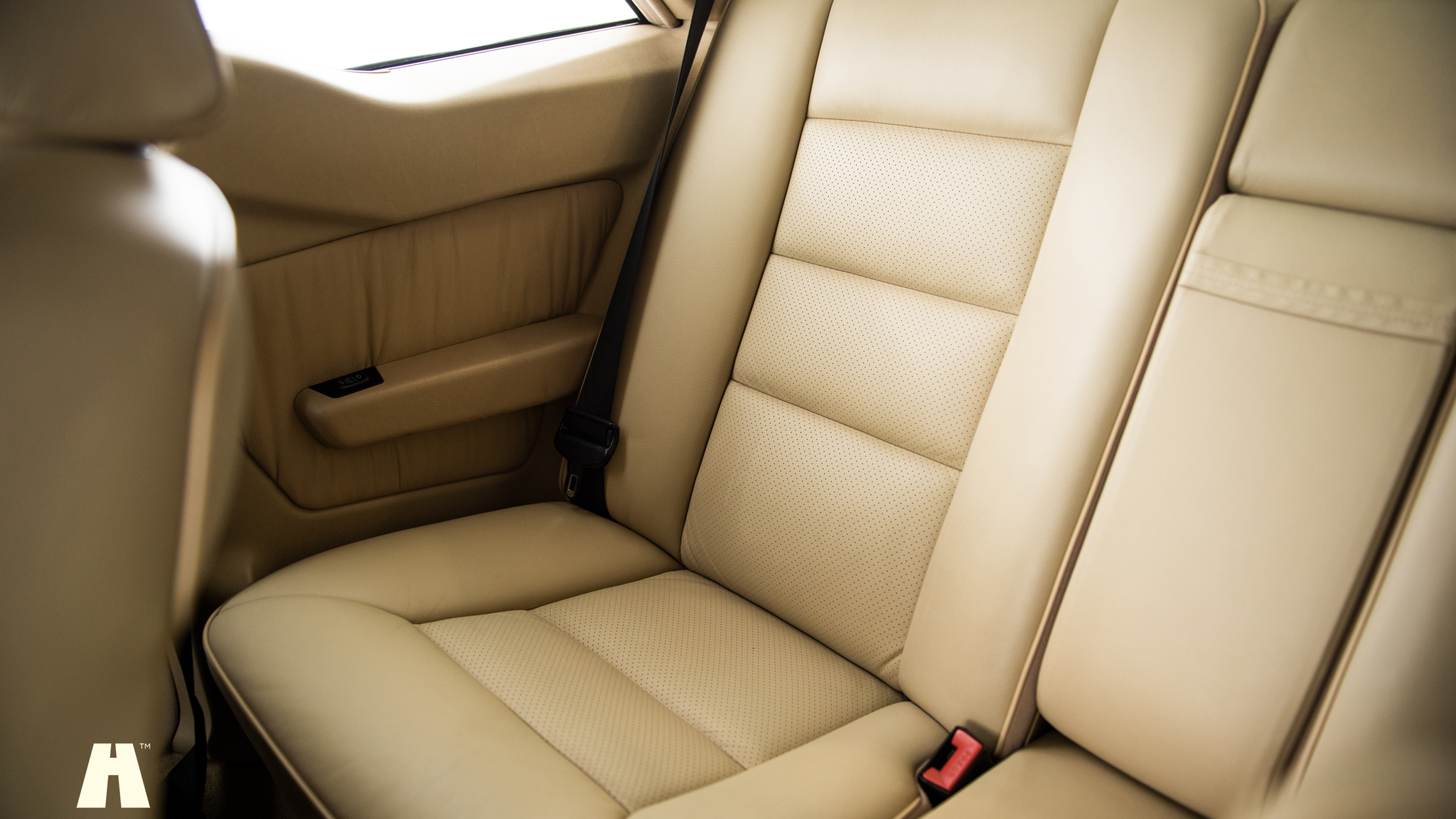 Interior image of 1992 Mercedes 230 CE