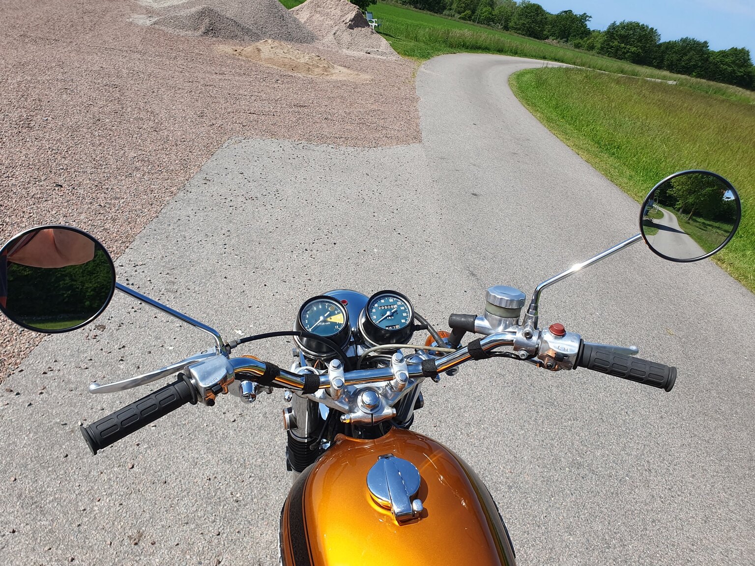 Exterior image of 1971 Honda CB 450 DOHC K3