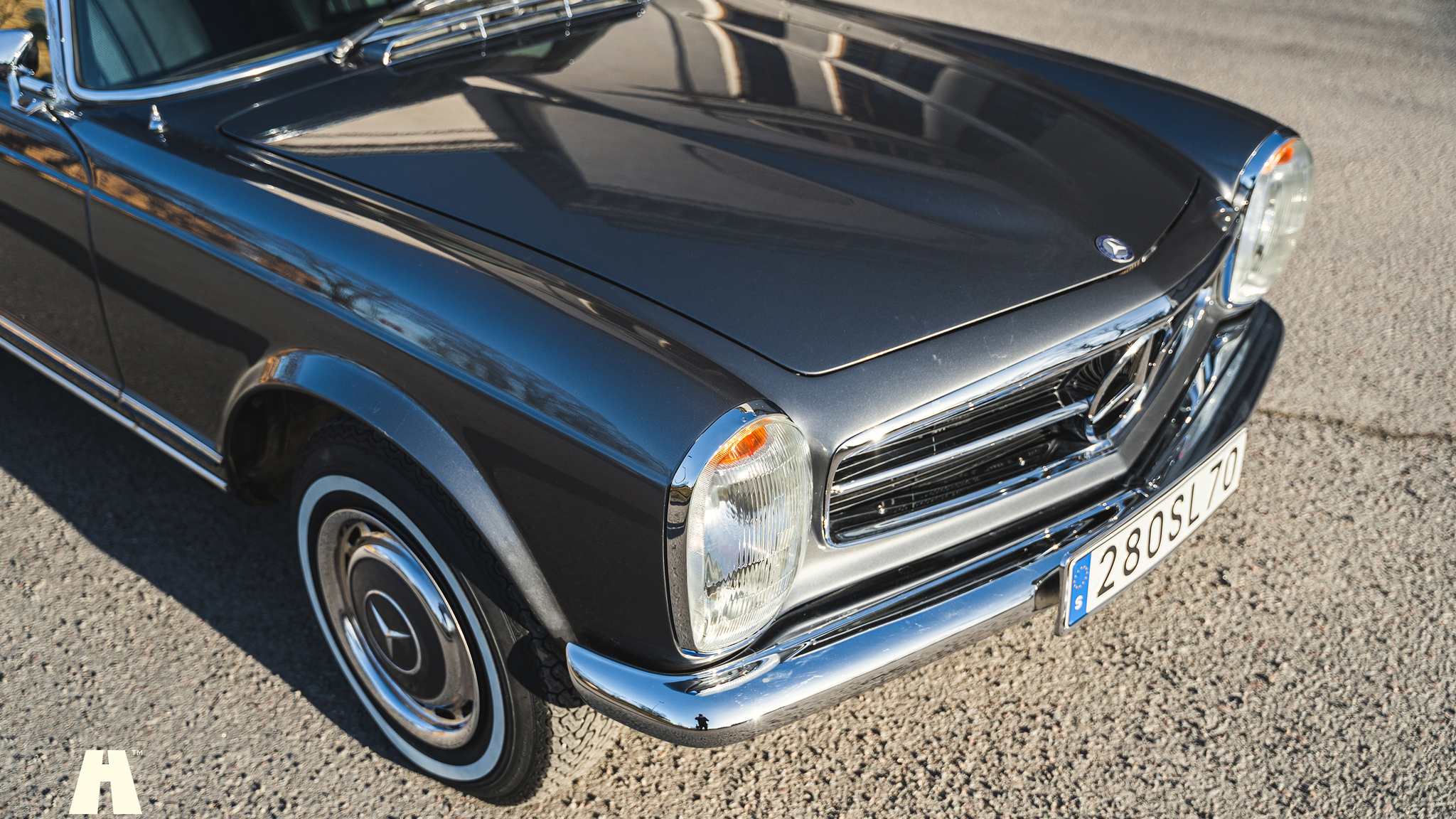Exterior image of 1970 Mercedes 280 SL Pagoda (11)