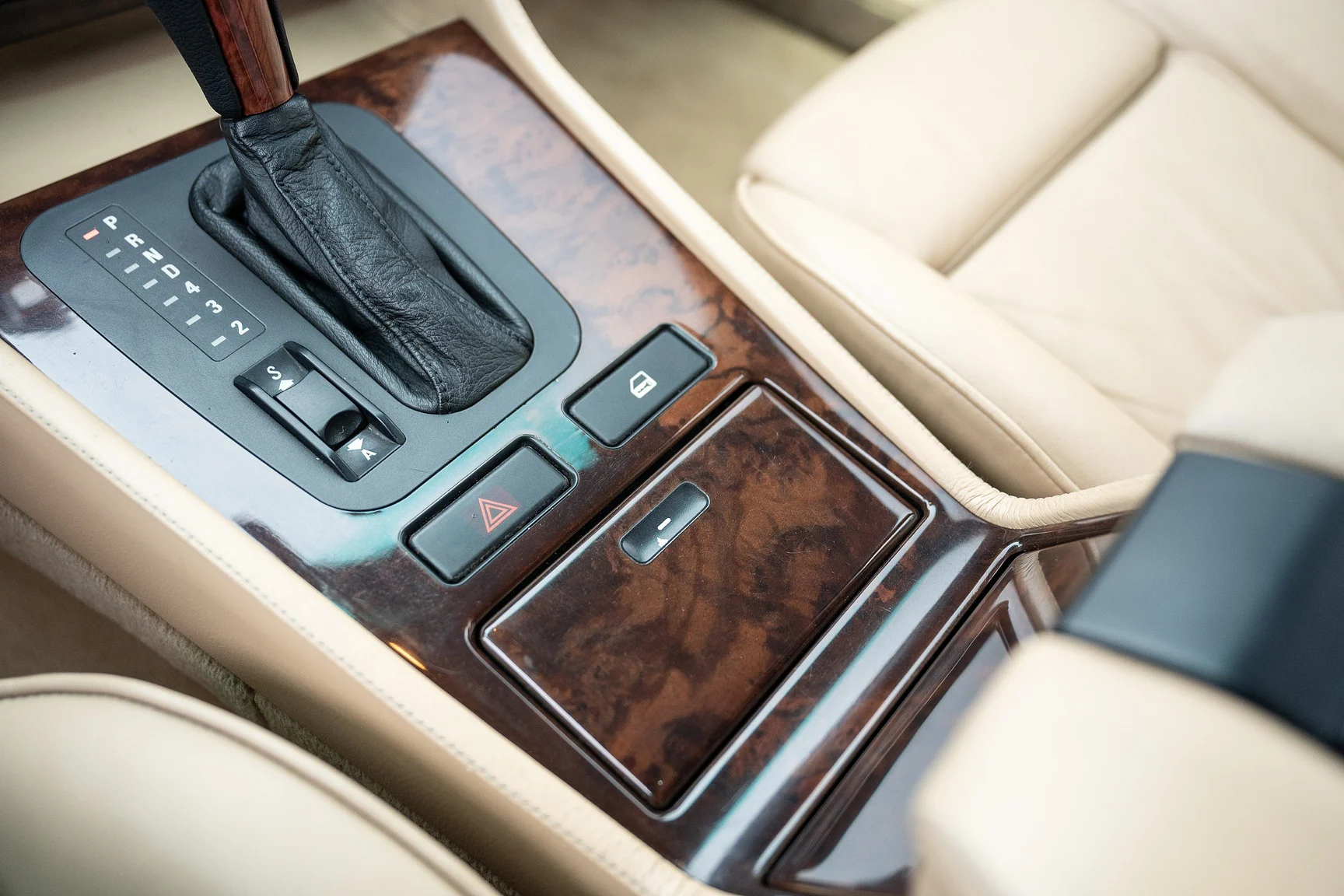 Interior image of 1996 BMW 740 iA - NO RESERVE (8)