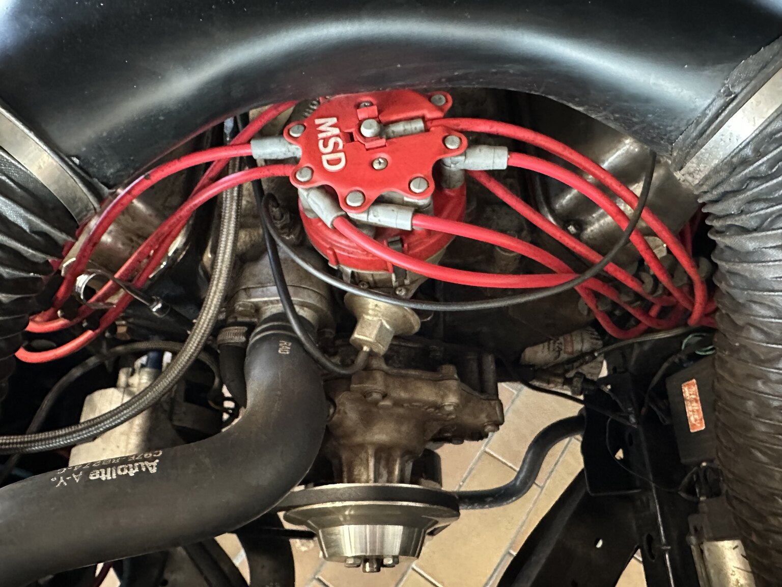 Image of 1969 Ford Mustang Fastback Boss Race Car mechanics