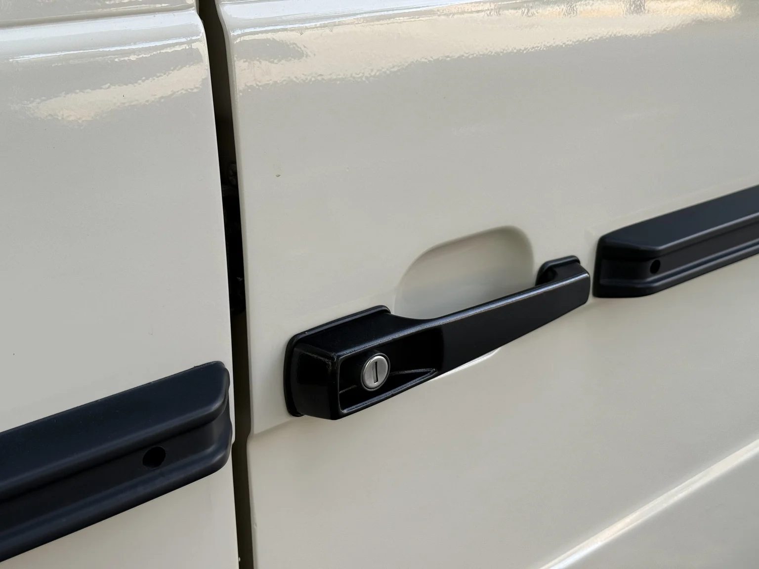 Innenraumfoto von 1981 Mercedes-Benz 240 GD (3)