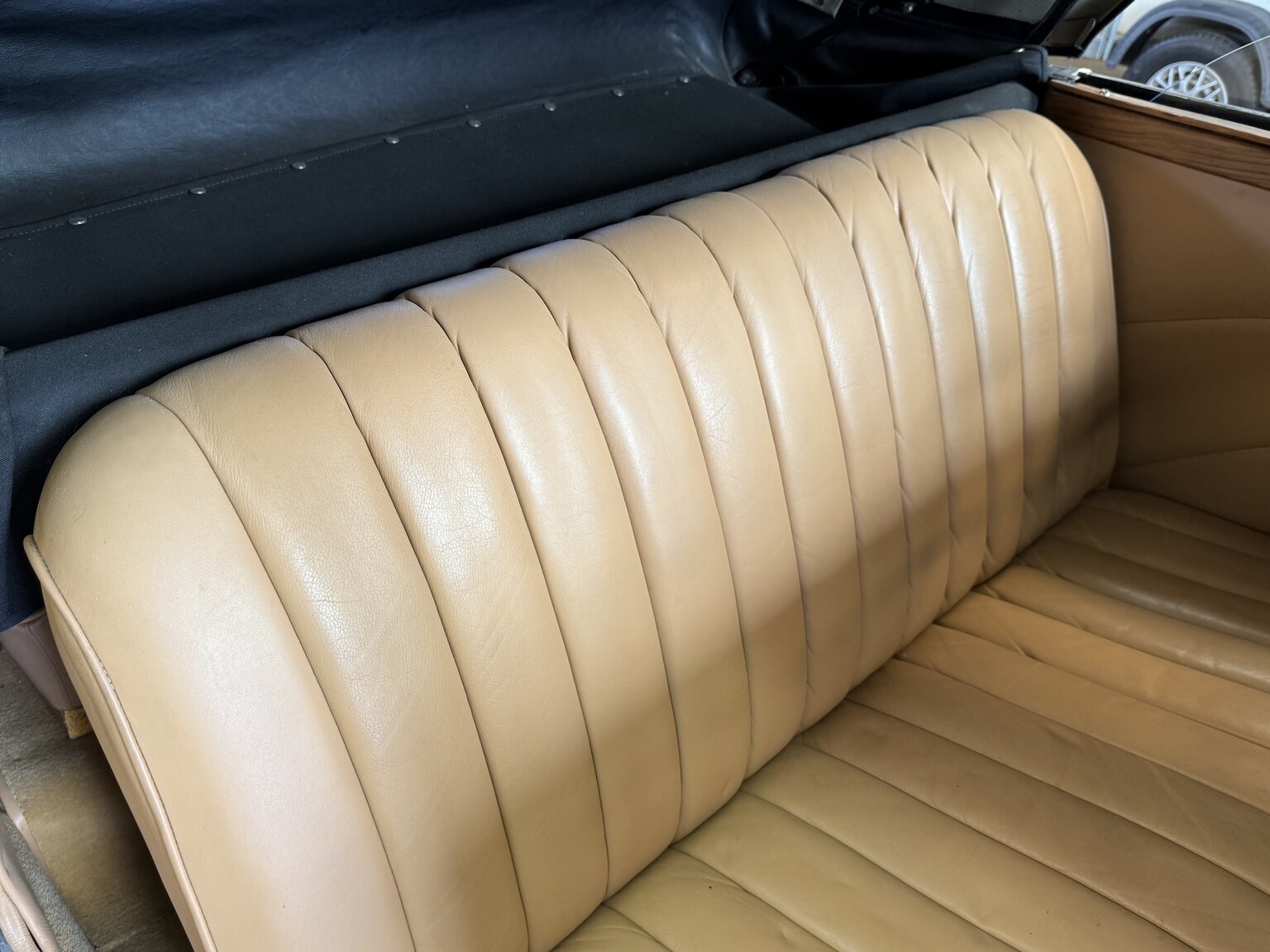Interior image of 1939 Citroën Berline 11 Sport Convertible