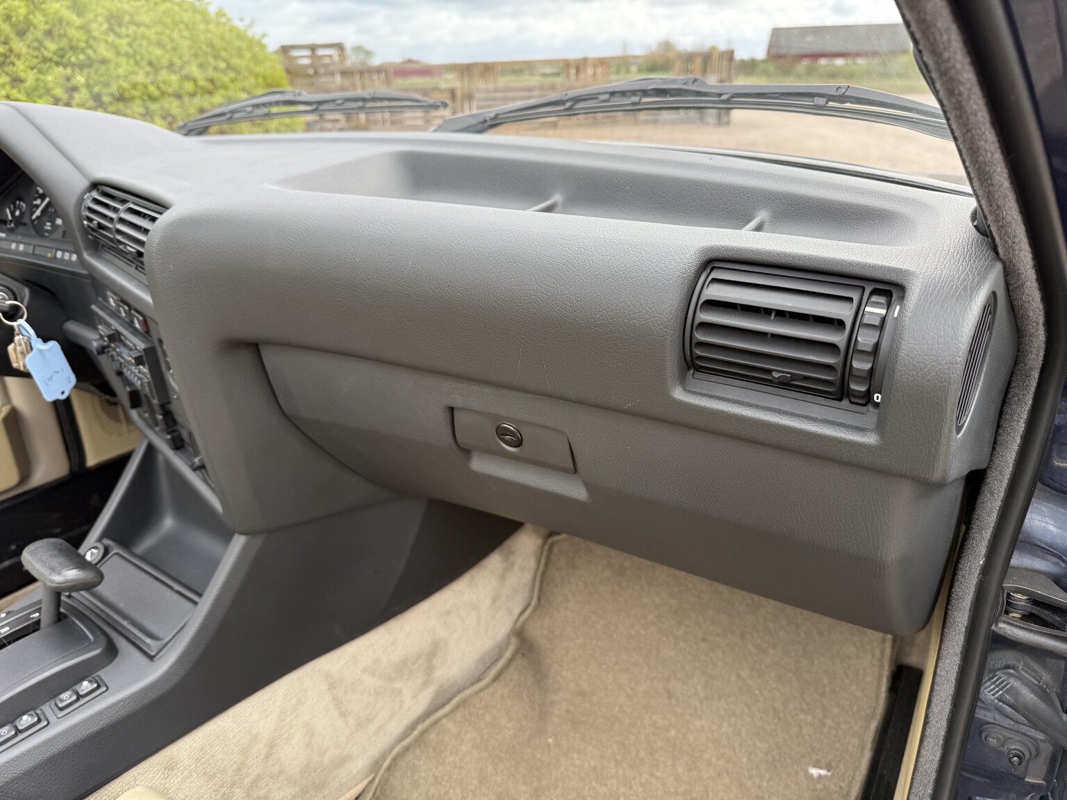 Interior image of 1987 BMW 325i Convertible