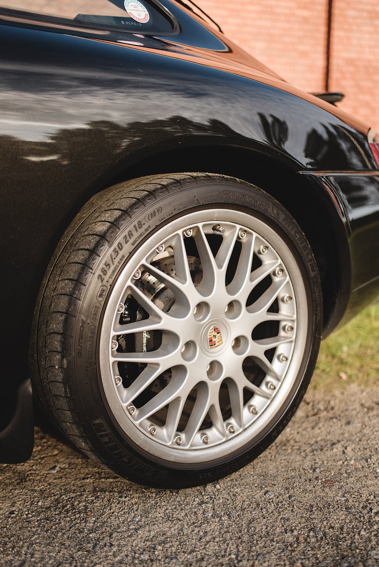 Exterior image of 1998 Porsche 996 Carrera 