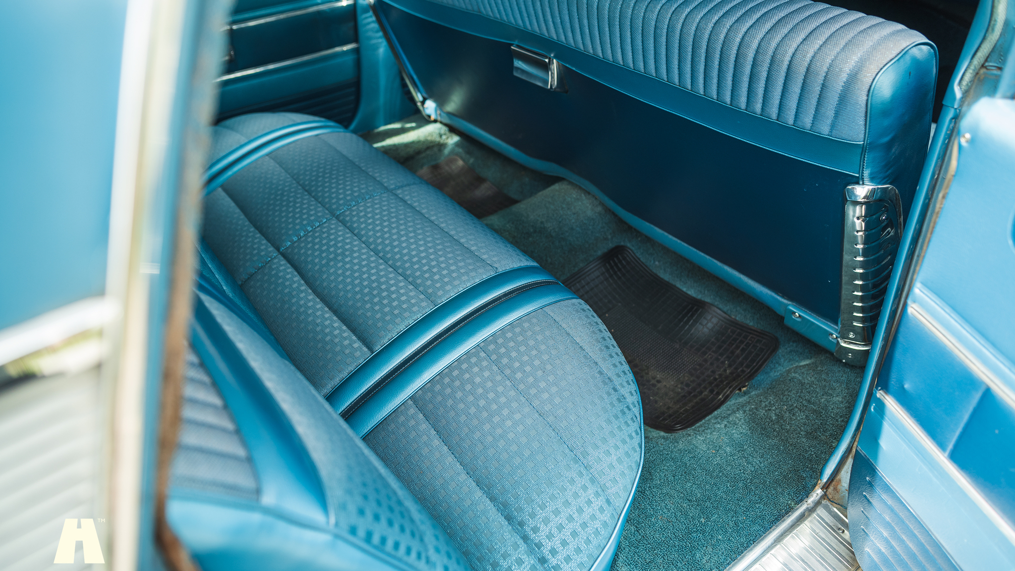 Interior image of 1963 Mercury Monterey Custom 4-door (50)