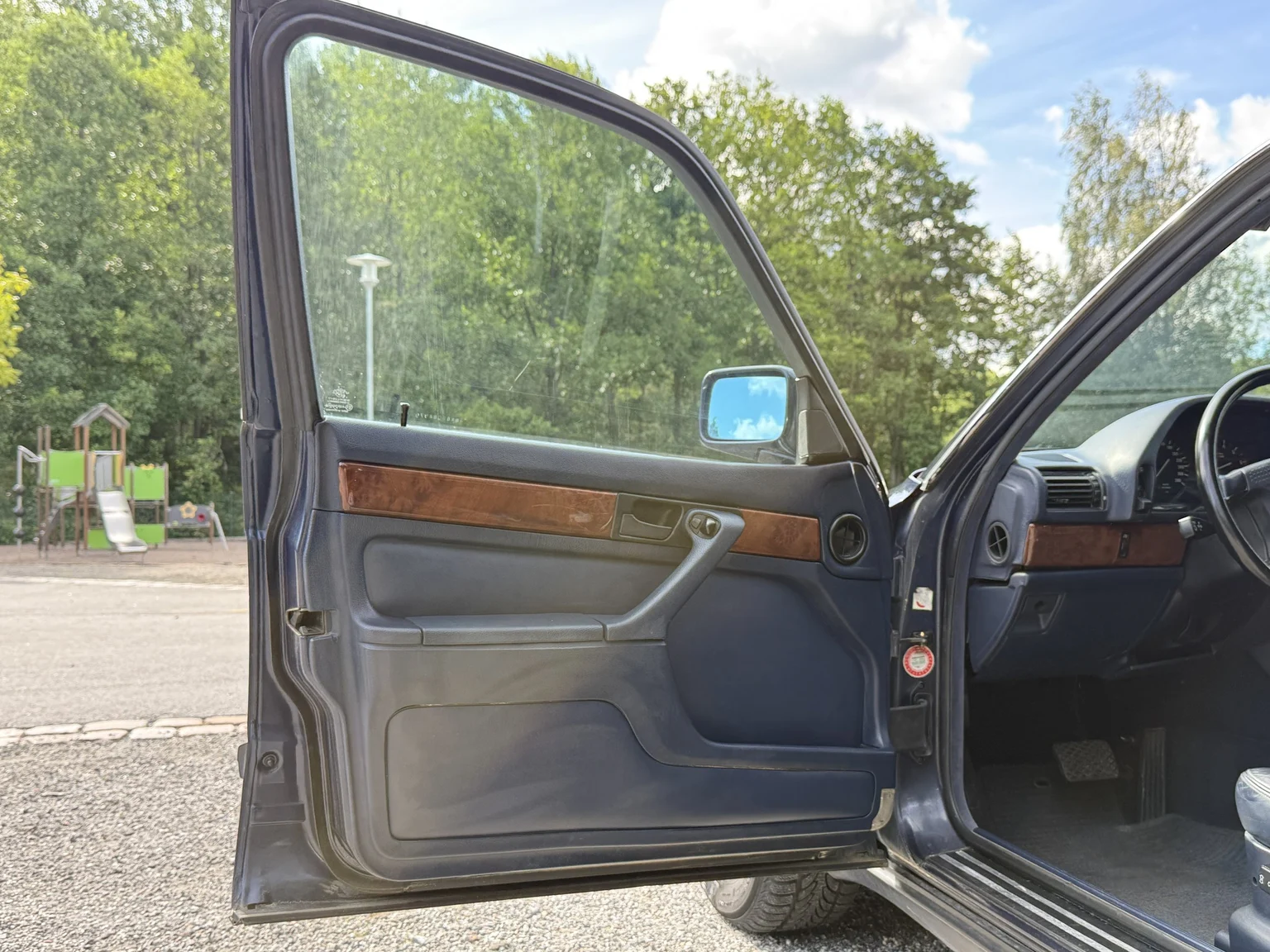 Innenraumfoto von 1990 BMW 750i (2)