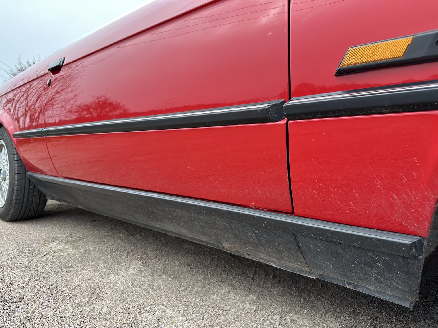 Exterior image of 1987 BMW 325i Convertible (55)