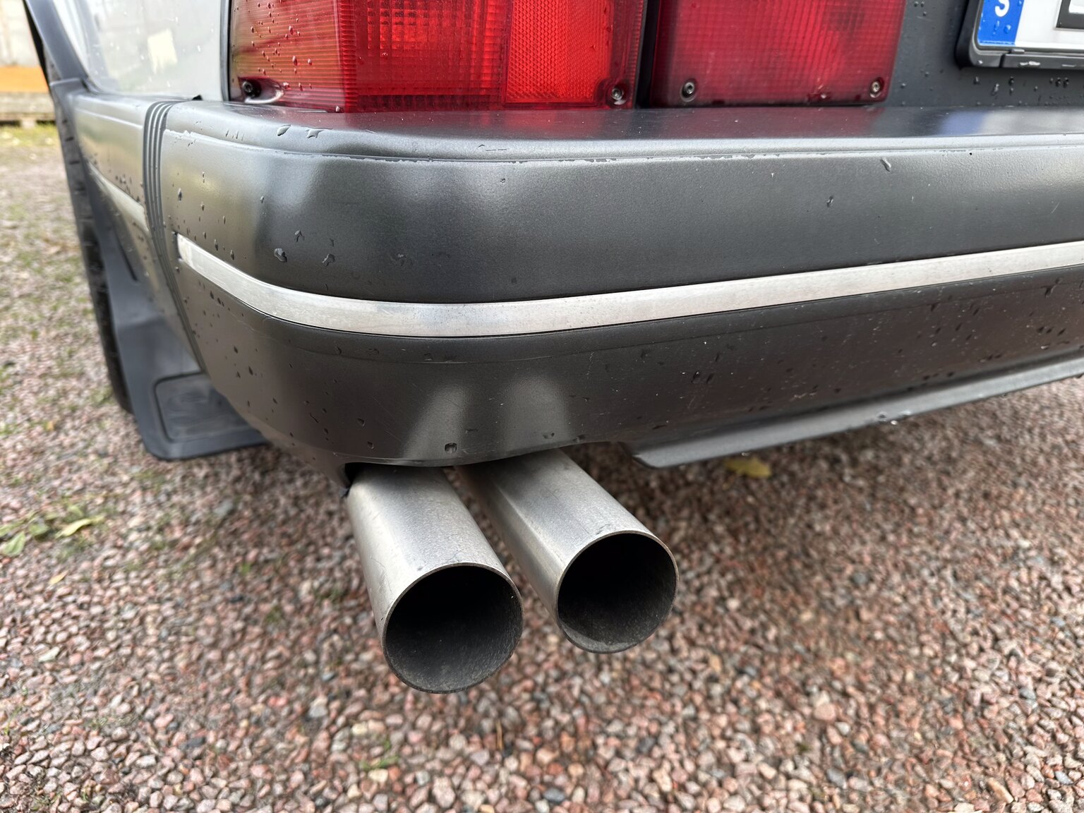 Exterior image of 1991 Saab 900 Turbo
