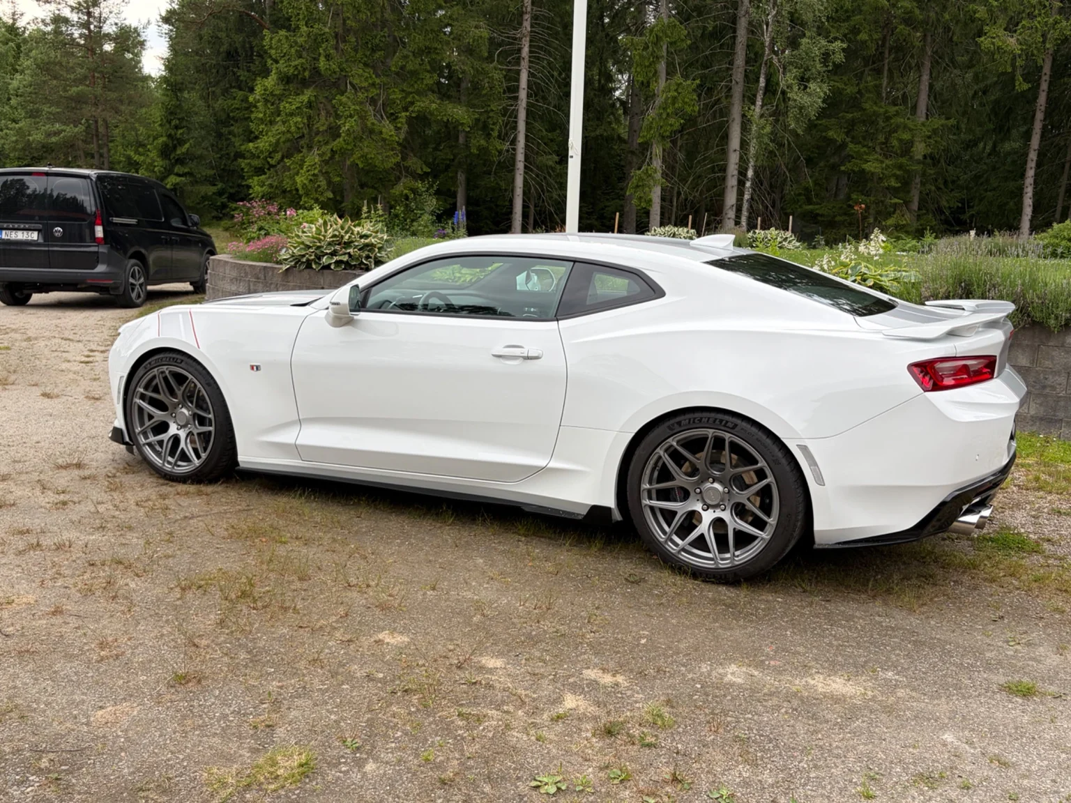 Exterior image of 2017 Chevrolet Camaro SS (64)