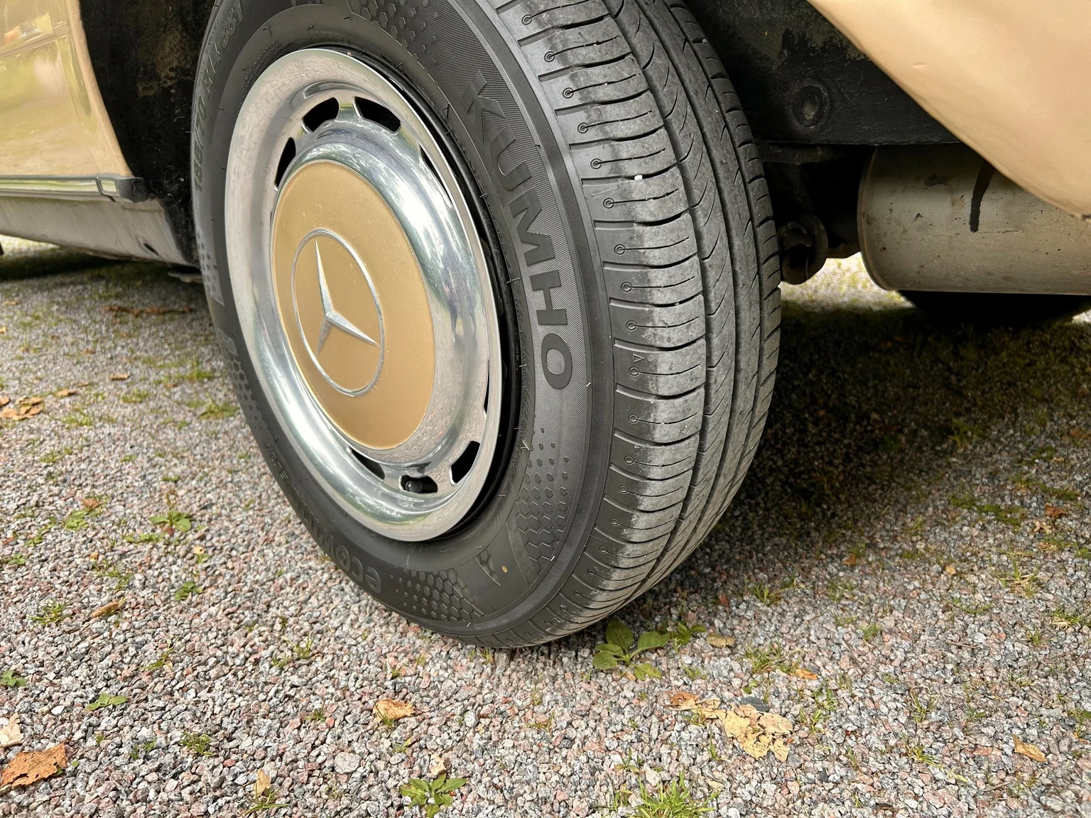 Exteriörbild på 1976 Mercedes-Benz 300 D (31)