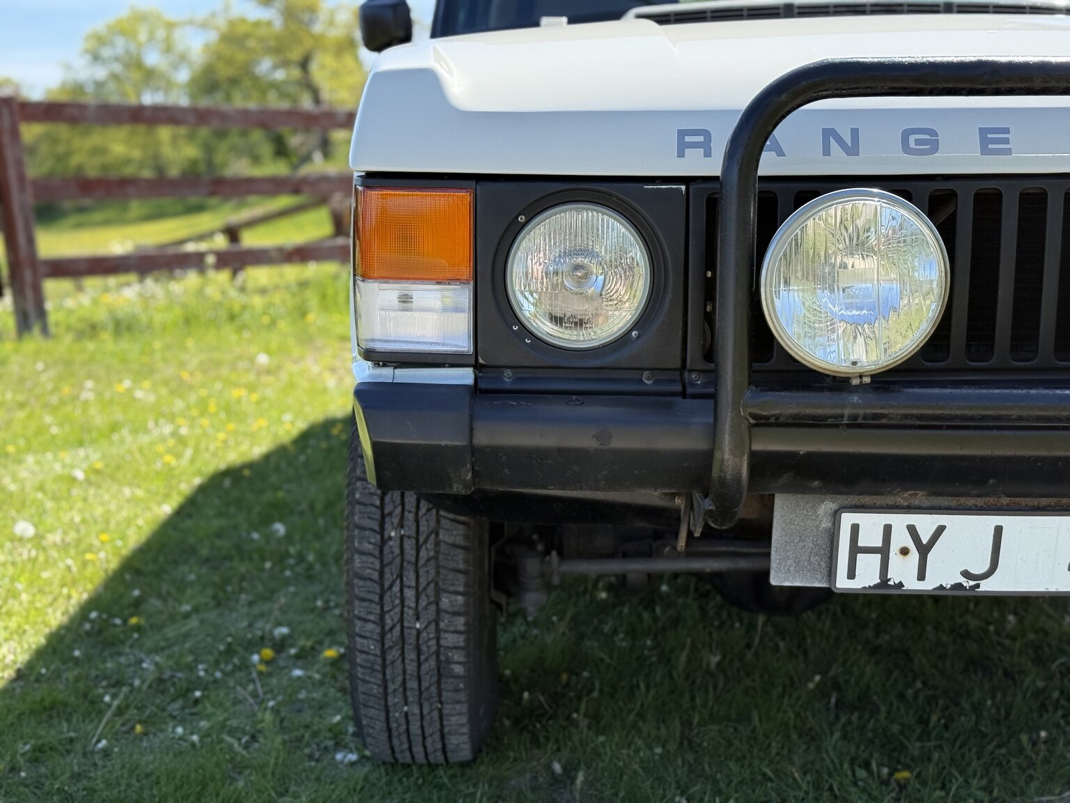 Exterior image of 1985 Land Rover Range Rover 3.5 V8