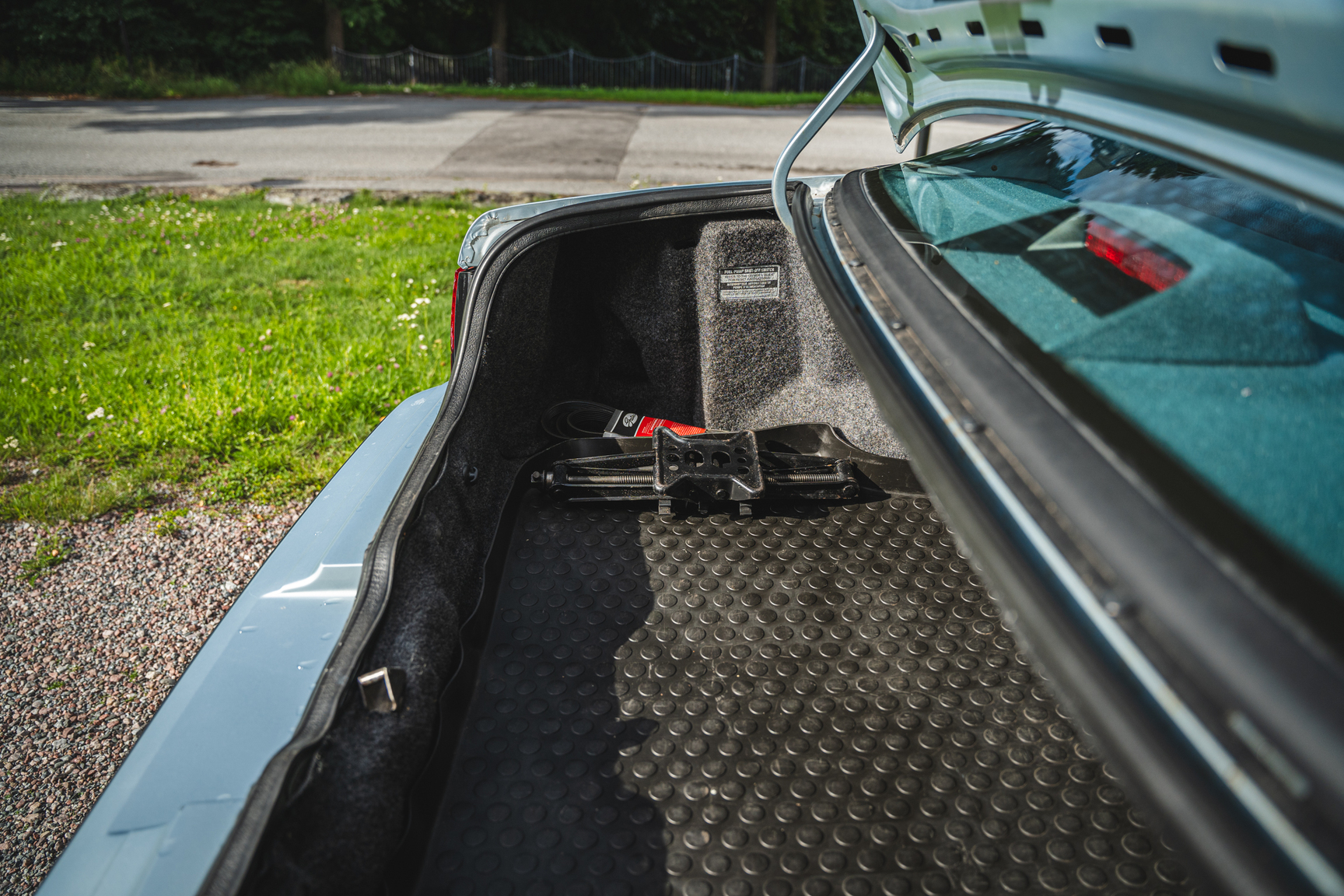 Interior image of 1991 Ford Thunderbird (62)