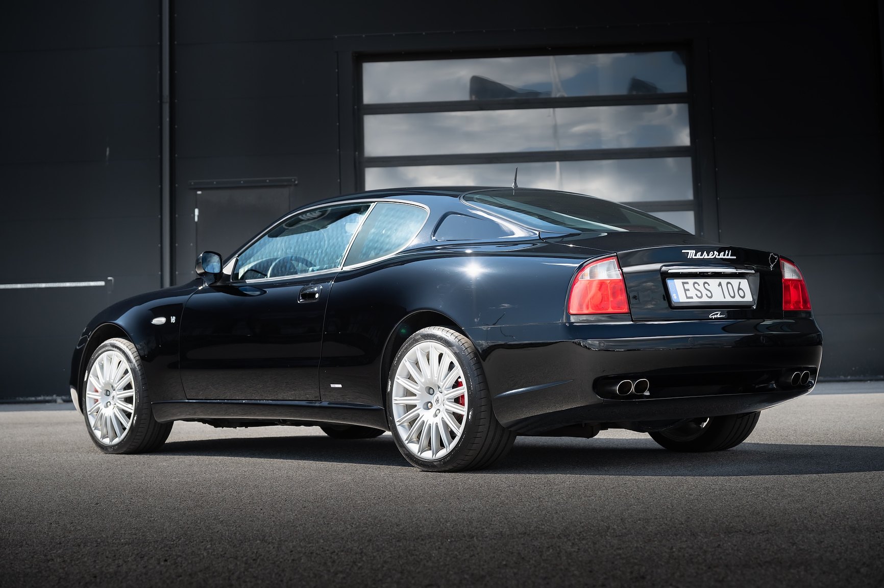 Exterior image of 2004 Maserati Coupé 4.2 V8 Cambiocorsa