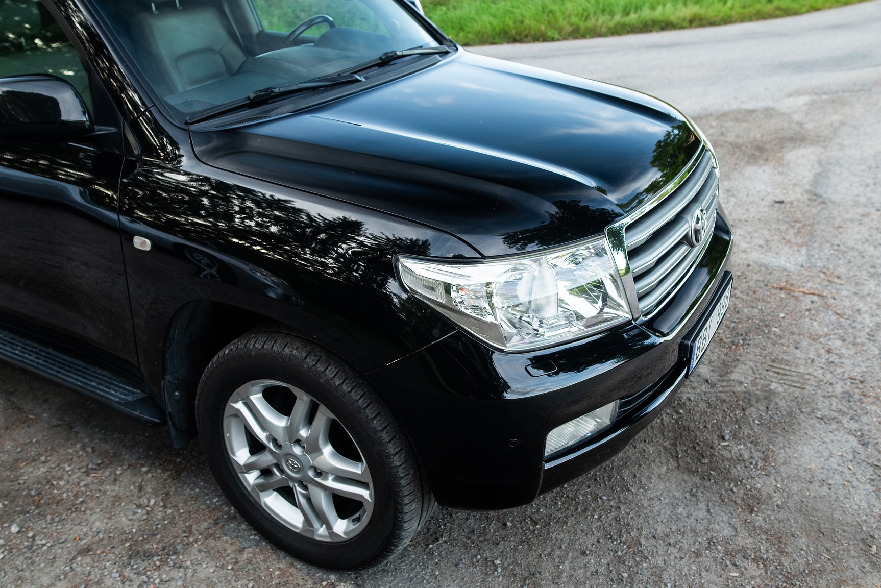 Exterior image of 2008 Toyota Land Cruiser 4.5 4WD V8
