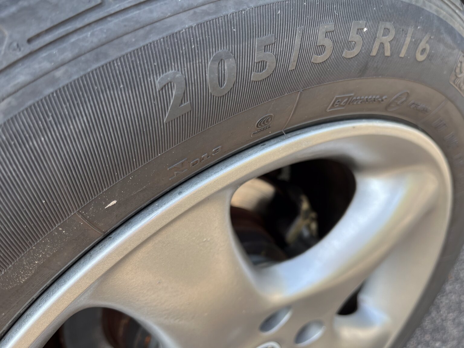 Exterior image of 1990 Mercedes-Benz 230 E