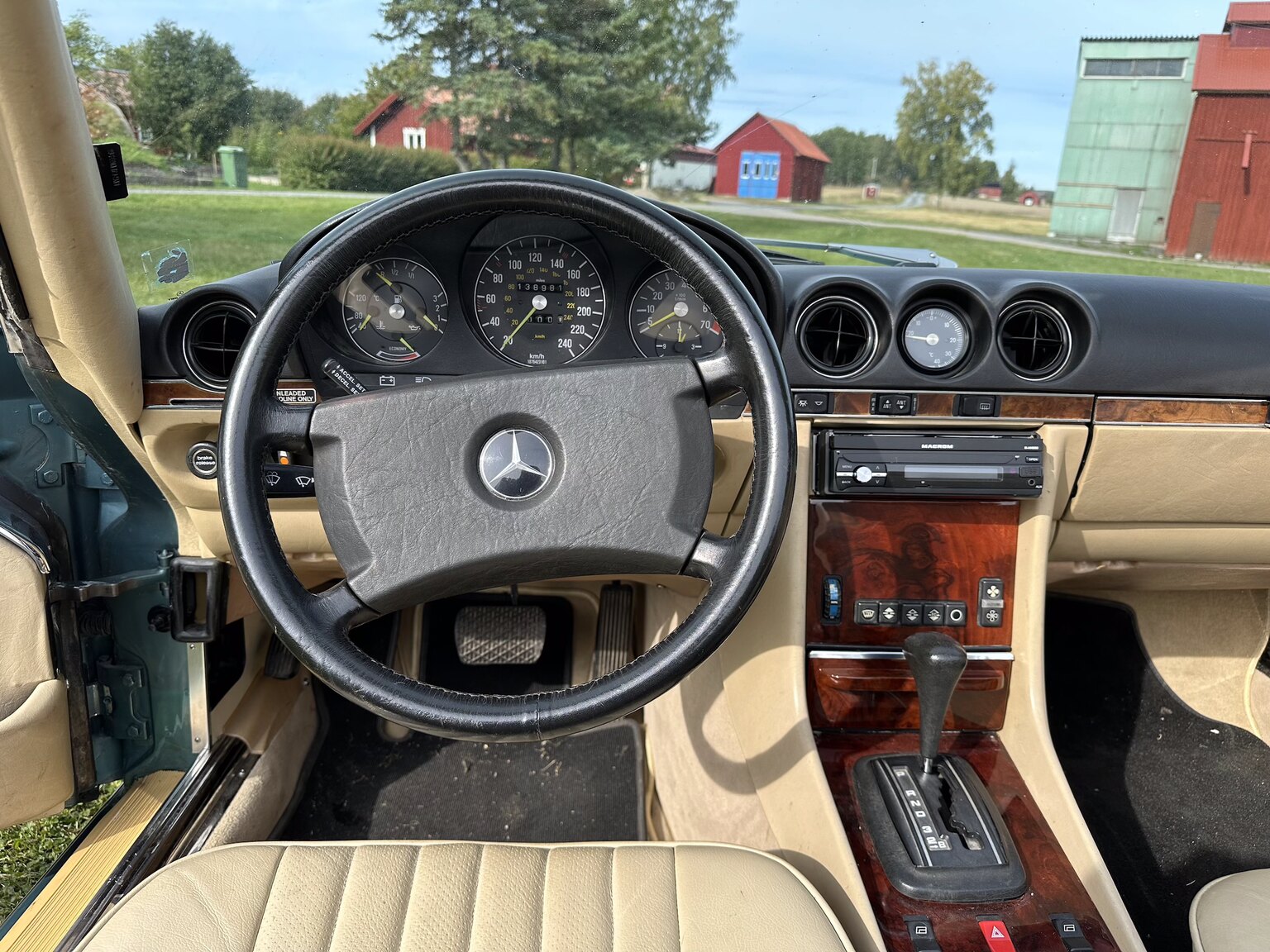 Interiörbild 1985 Mercedes-Benz 380 SL