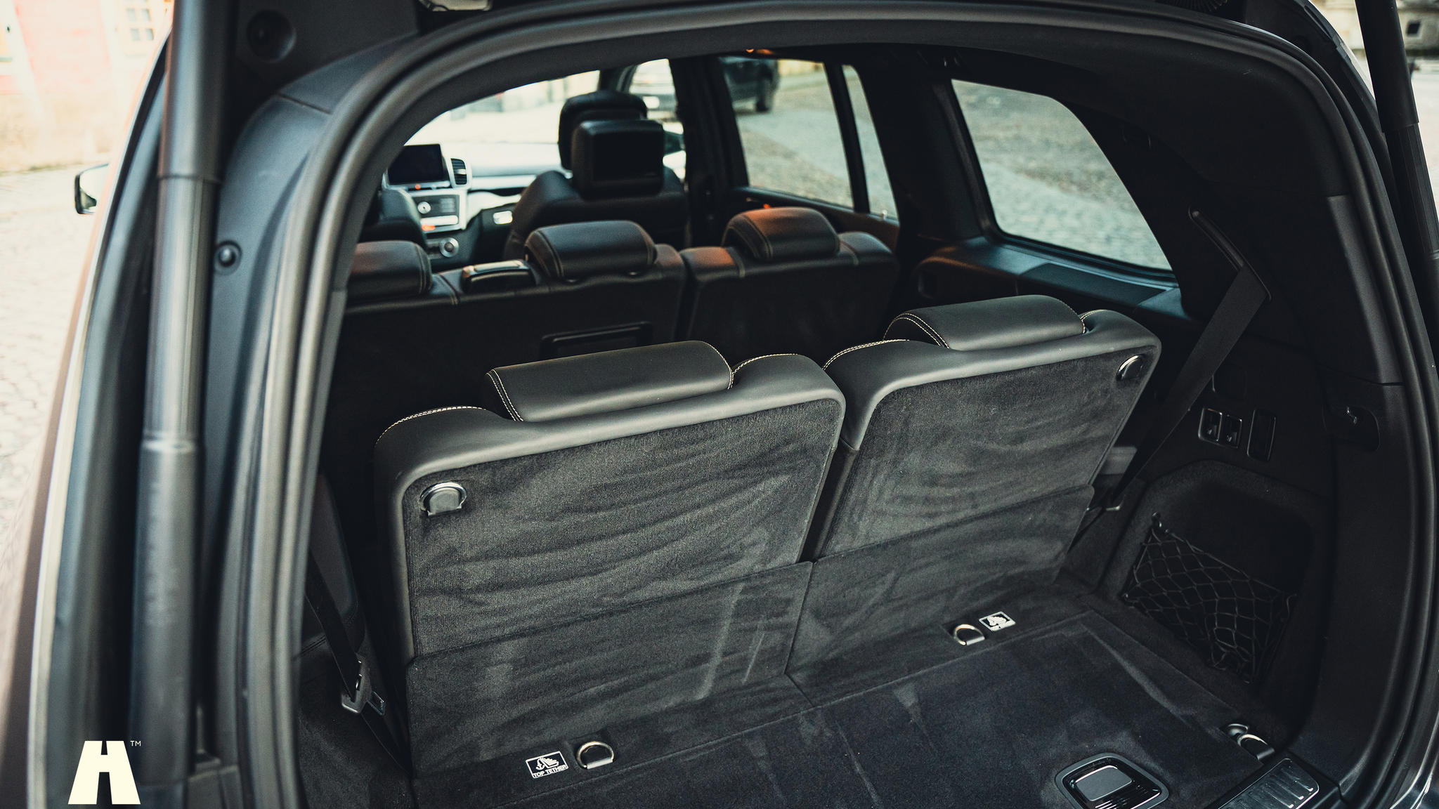 Innenraumfoto von 2017 Mercedes-Benz GLS 63 AMG (98)