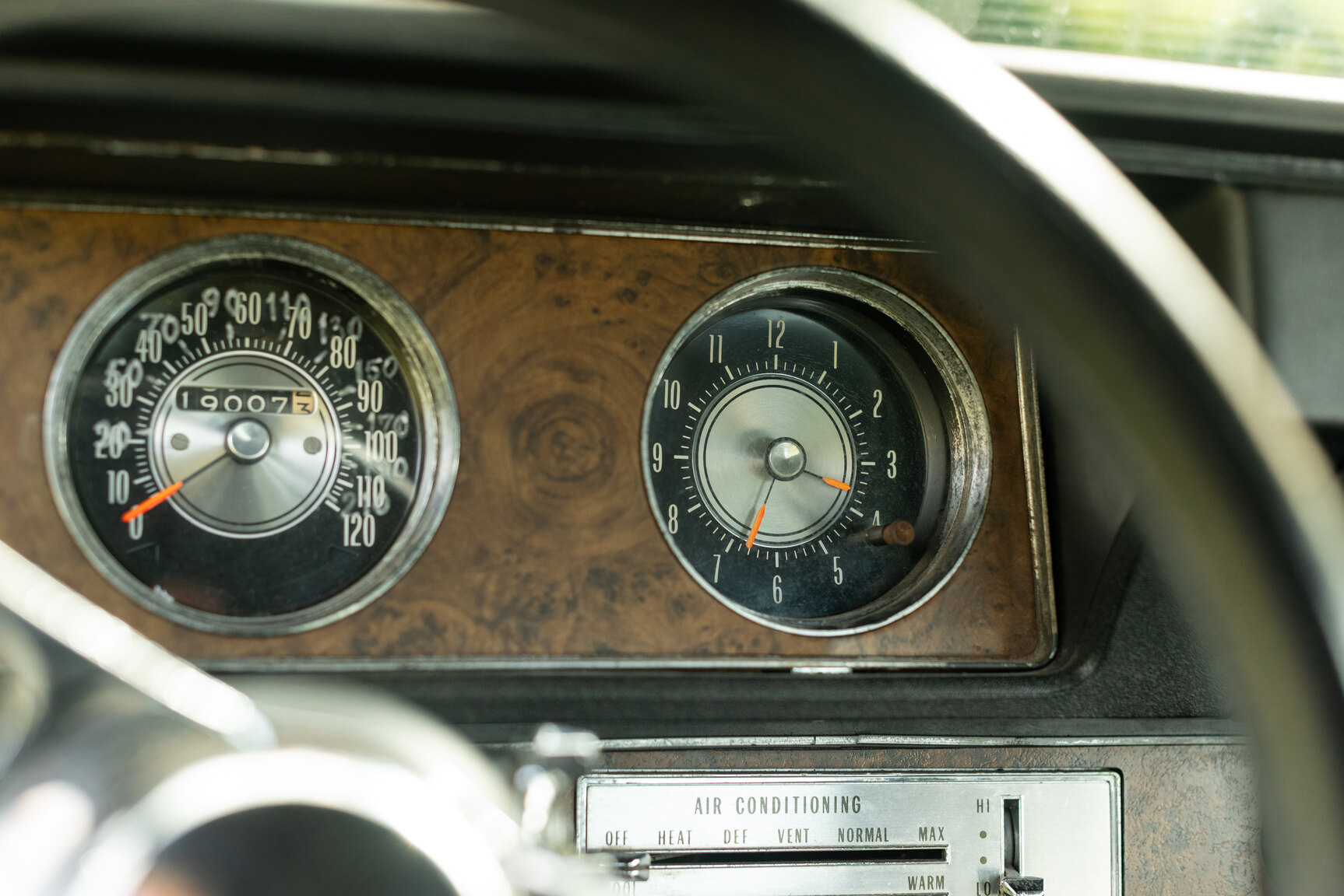Interiörbild 1970 Oldsmobile Cutlass