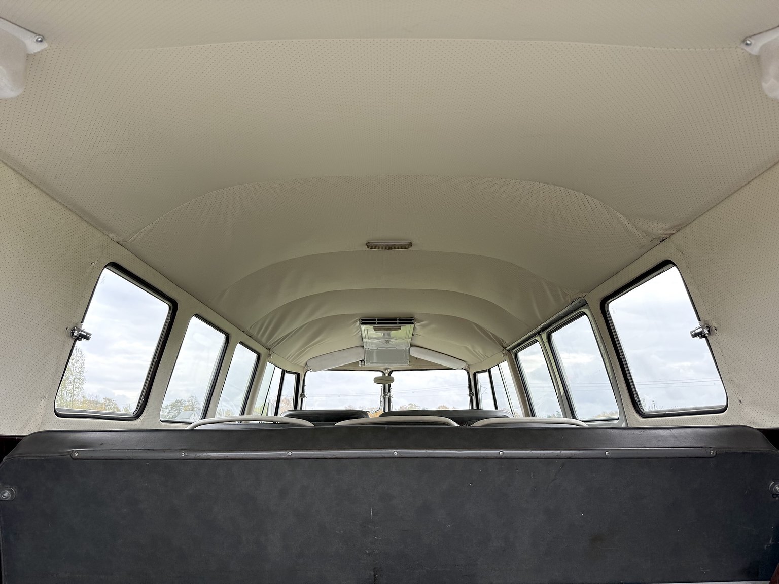 Innenraumfoto von 1967 Volkswagen T1 Kleinbus