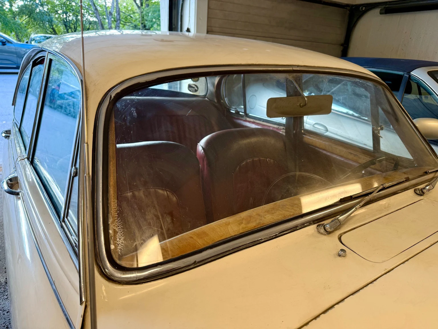 Exteriörbild på 1961 Jaguar Mark 2 (8)