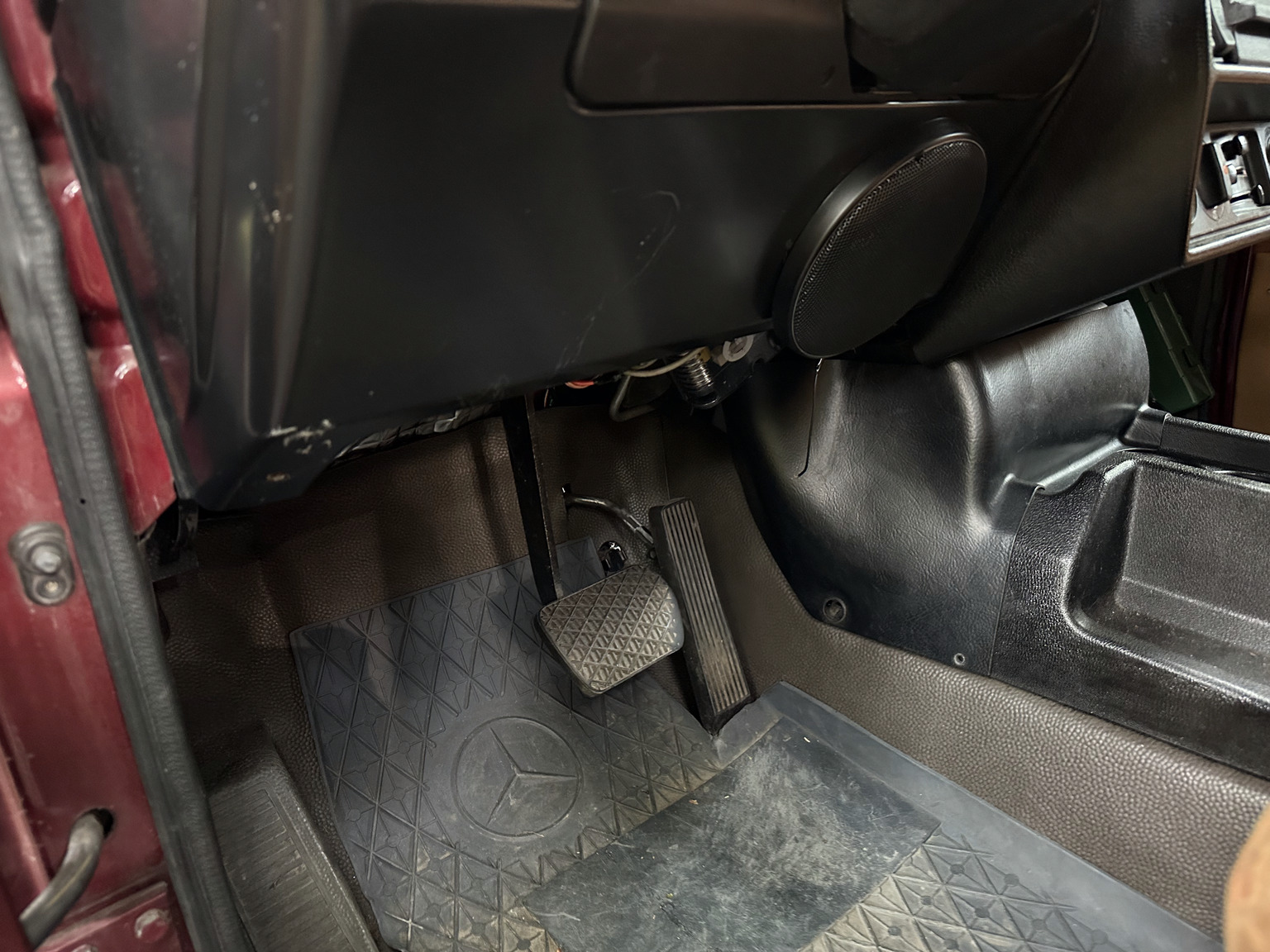 Innenraumfoto von 1986 Mercedes 280 GE