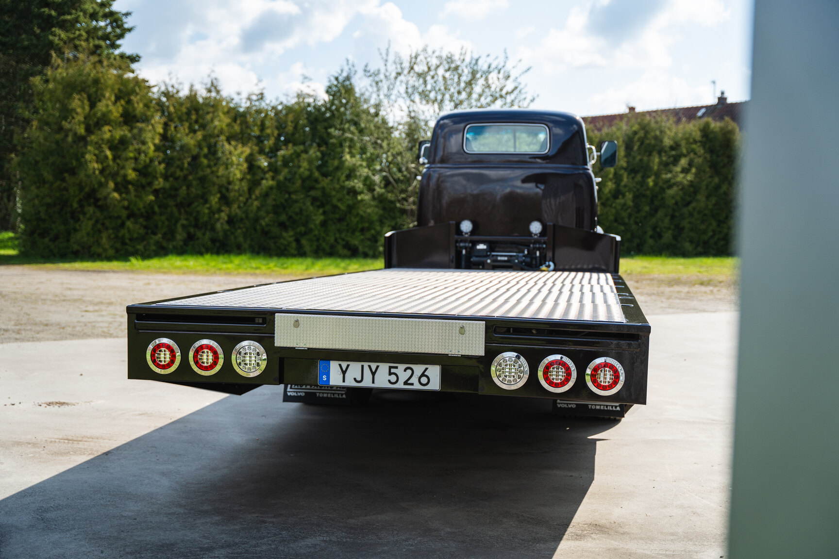 Exterior image of 1948 Chevrolet COE Loadmaster