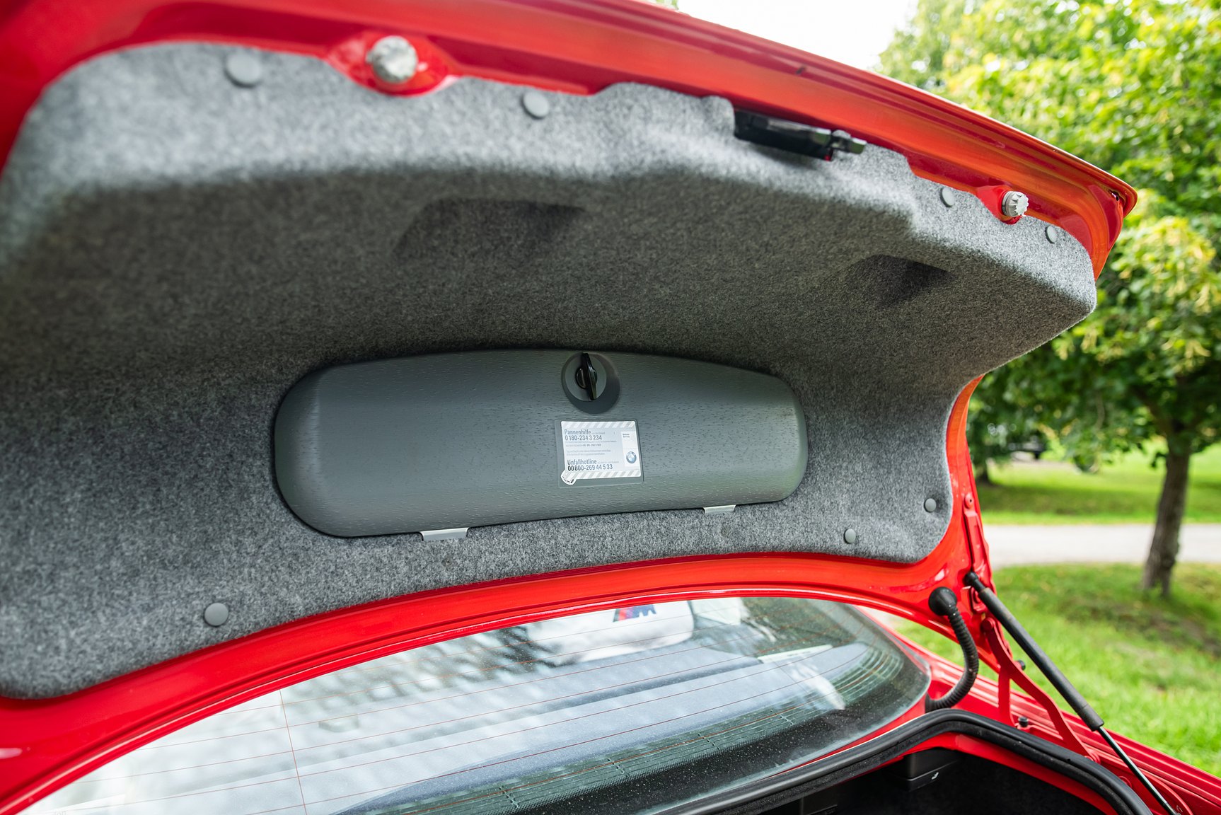 Interior image of 2001 BMW 330Xi