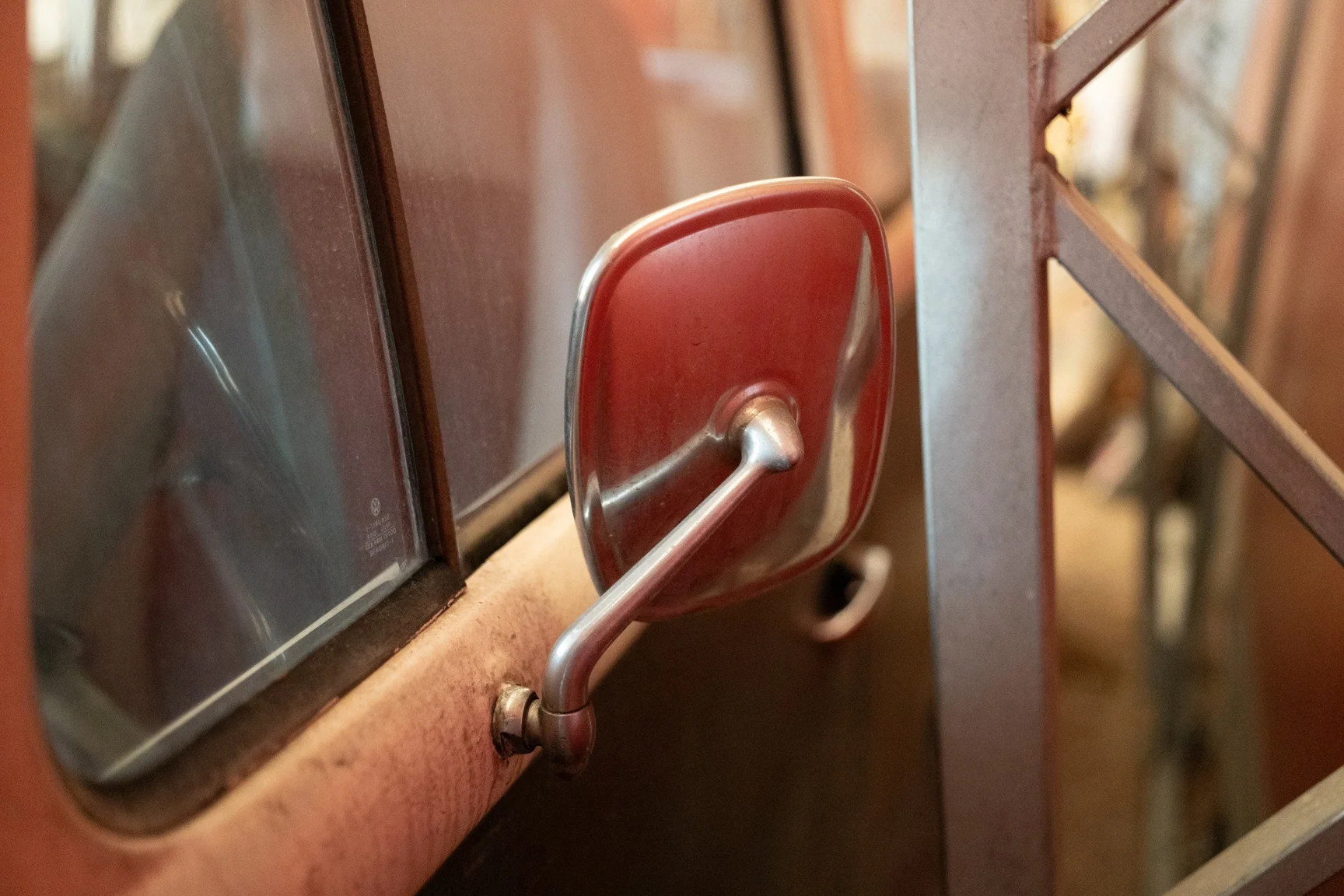 Exterior image of 1974 Volkswagen Typ 2 Bay Window (35)