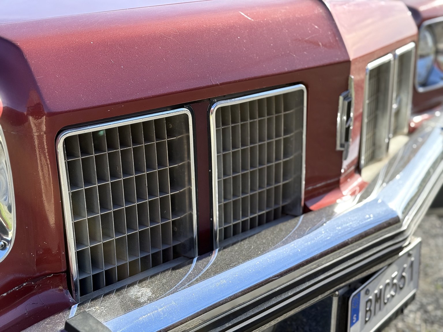 Exteriörbild på 1975 Oldsmobile Delta 88