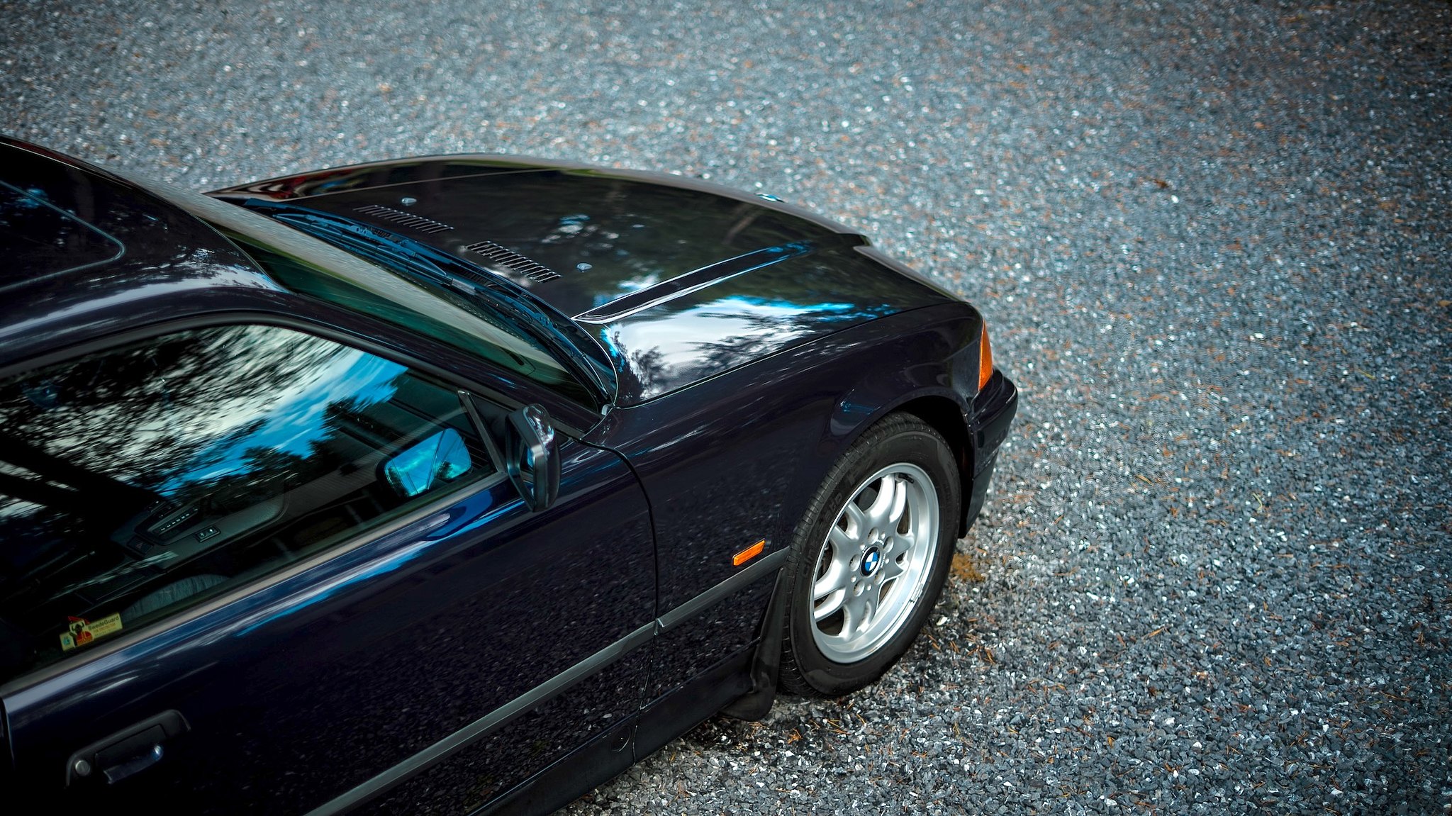 Exterior image of 1997 BMW 328i Coupé Automatisk
