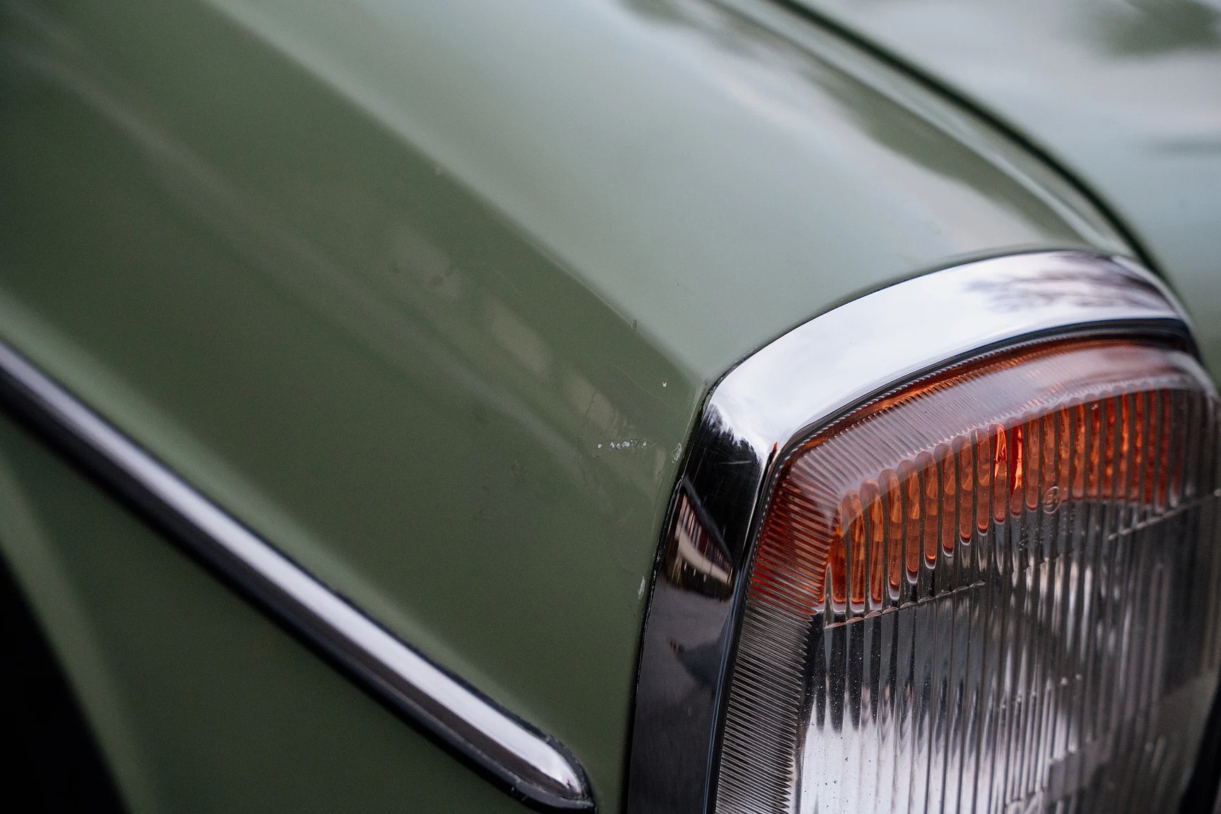 Exterior image of 1975 Mercedes-Benz 240 D 3.0 (48)